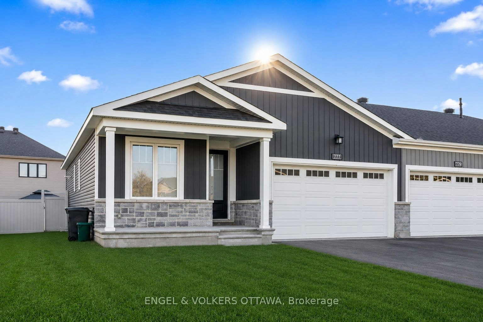 777 Coast Circle, Manotick, ON, K4M 0N5