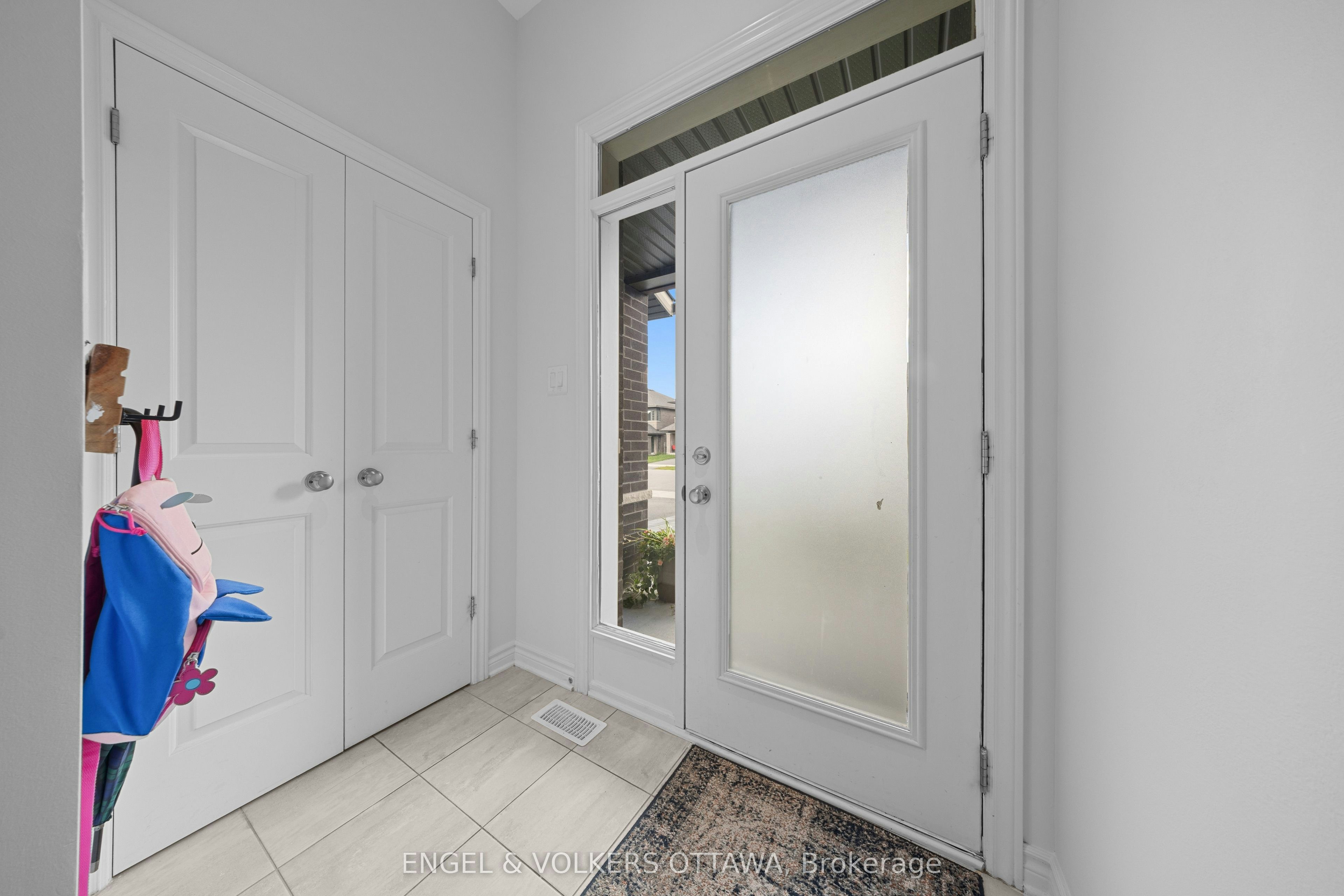 519 Borbridge Avenue, Ottawa, ON, K4M 0J1 - 2