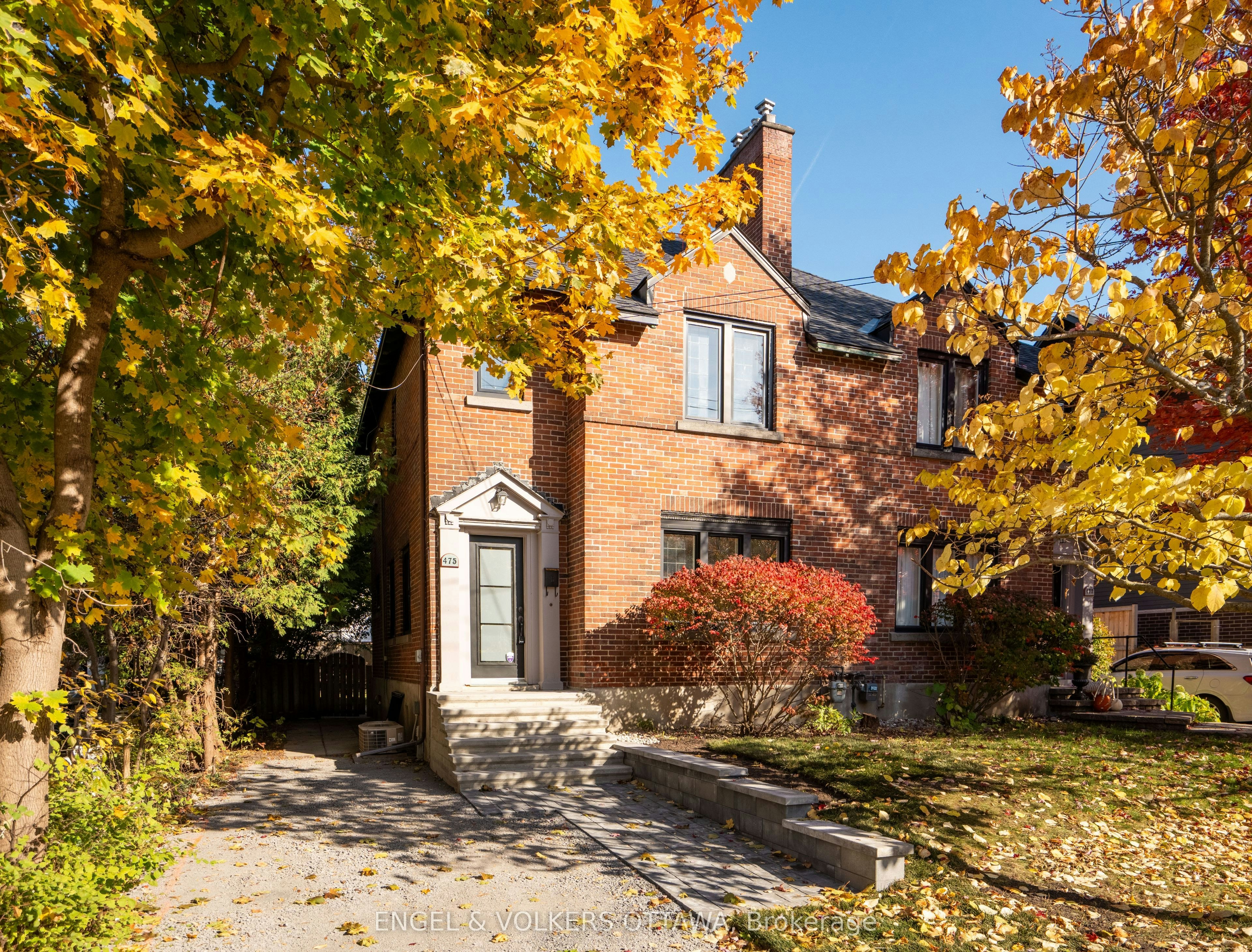 475 Golden Avenue, Ottawa, ON, K2A 2E4