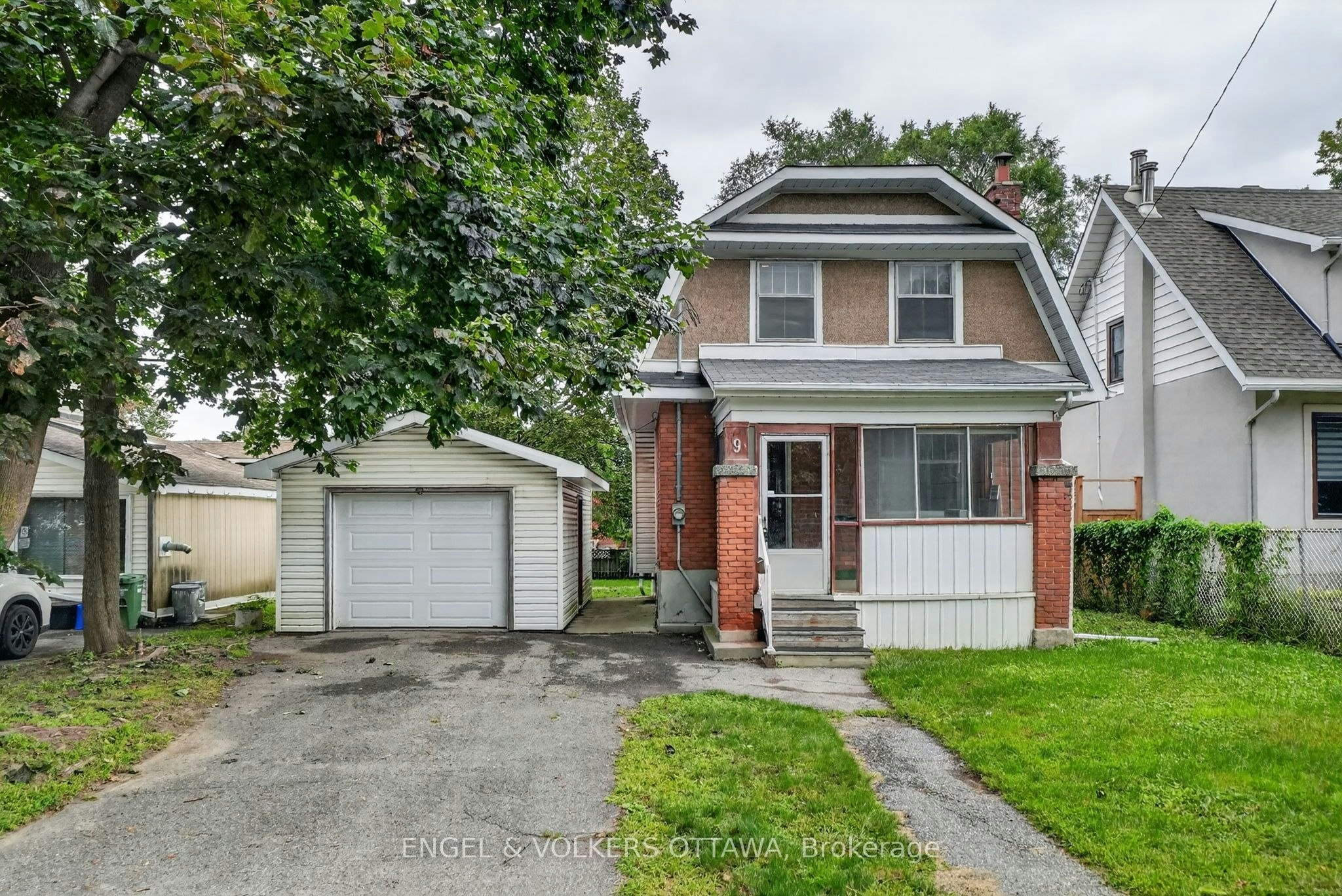9 Geneva Street, Ottawa, ON, K1Y 3N5