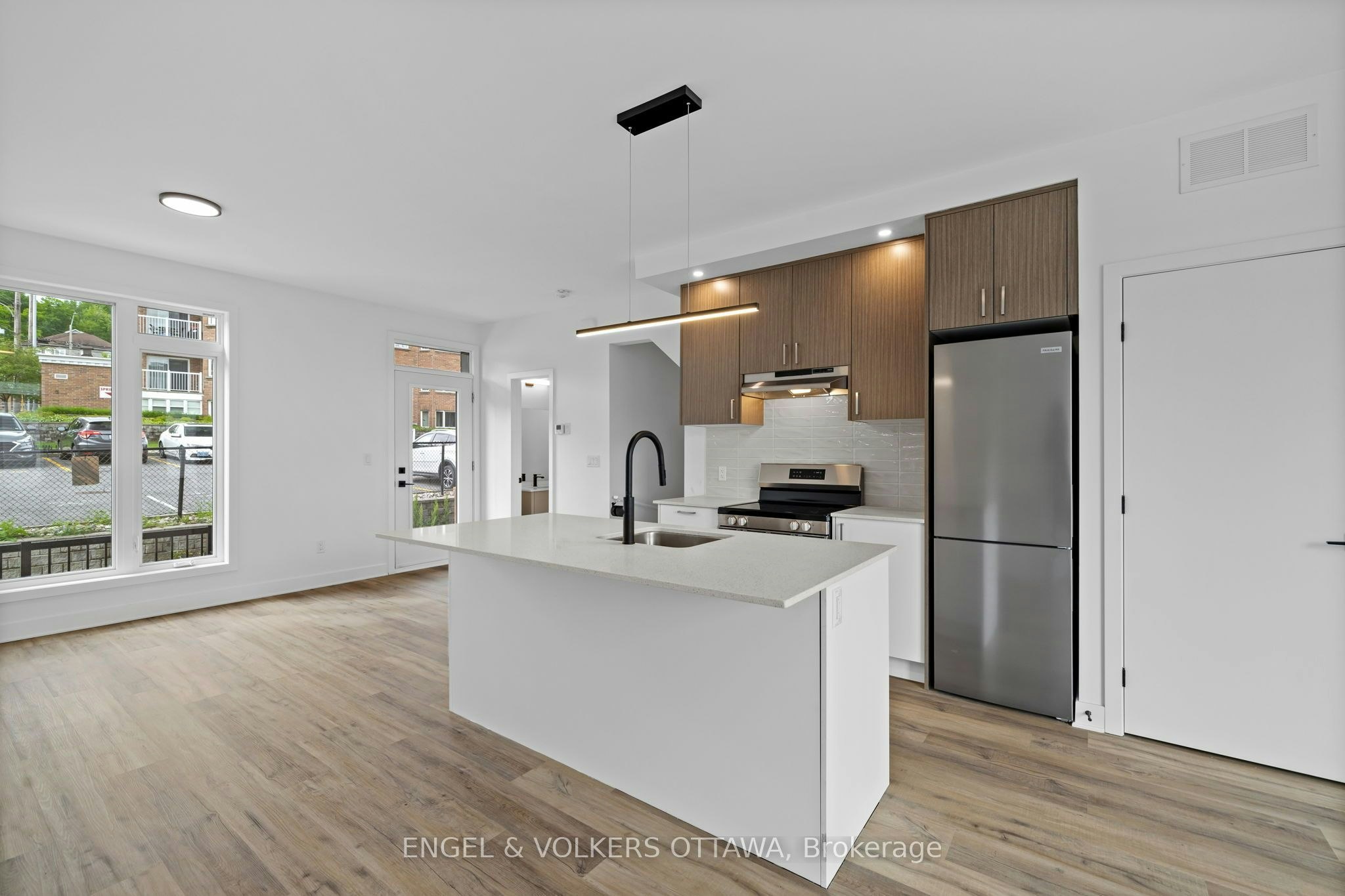D-1258 Marenger Street, Ottawa, ON, K1C 1S2 - 5
