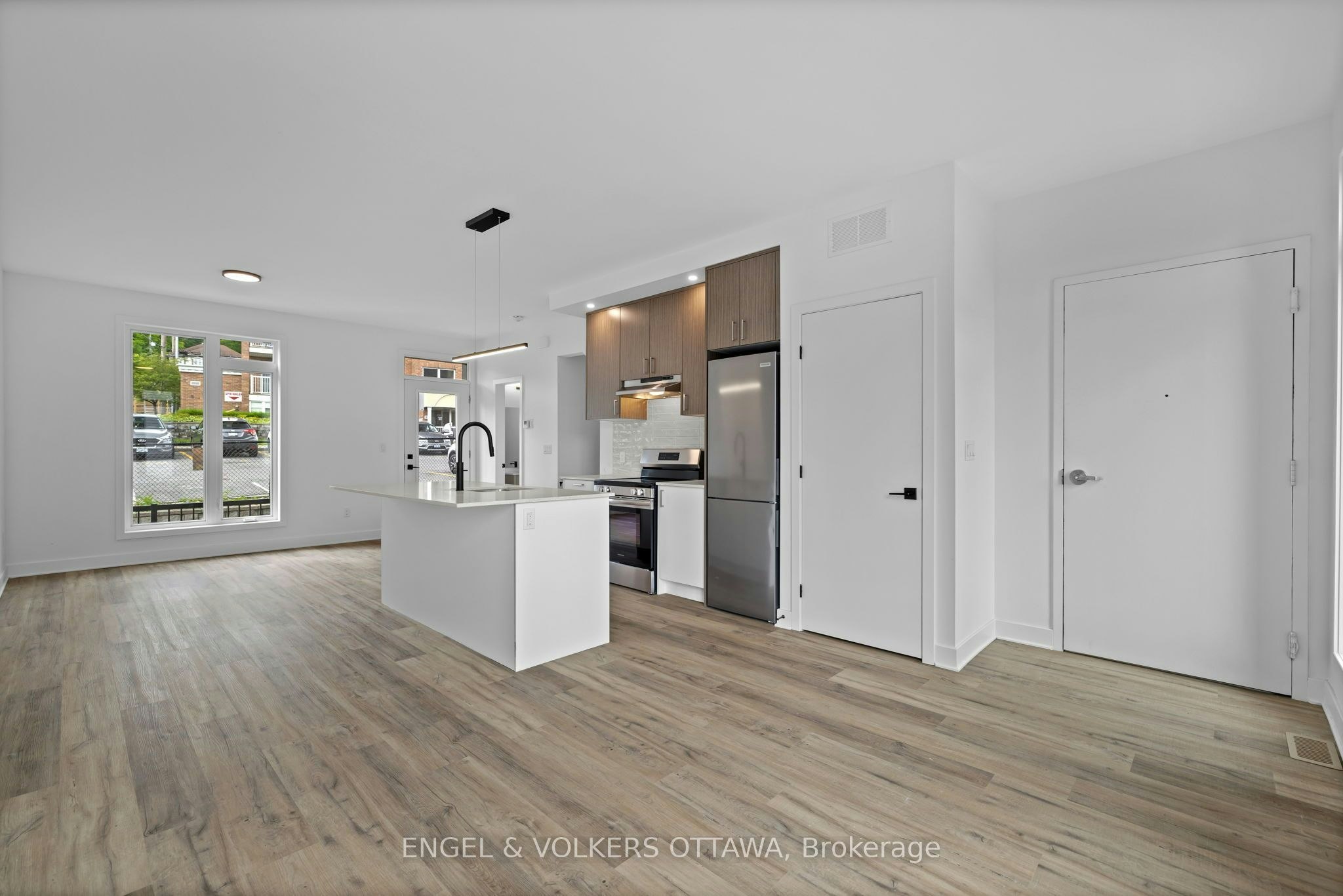 D-1258 Marenger Street, Ottawa, ON, K1C 1S2 - 3