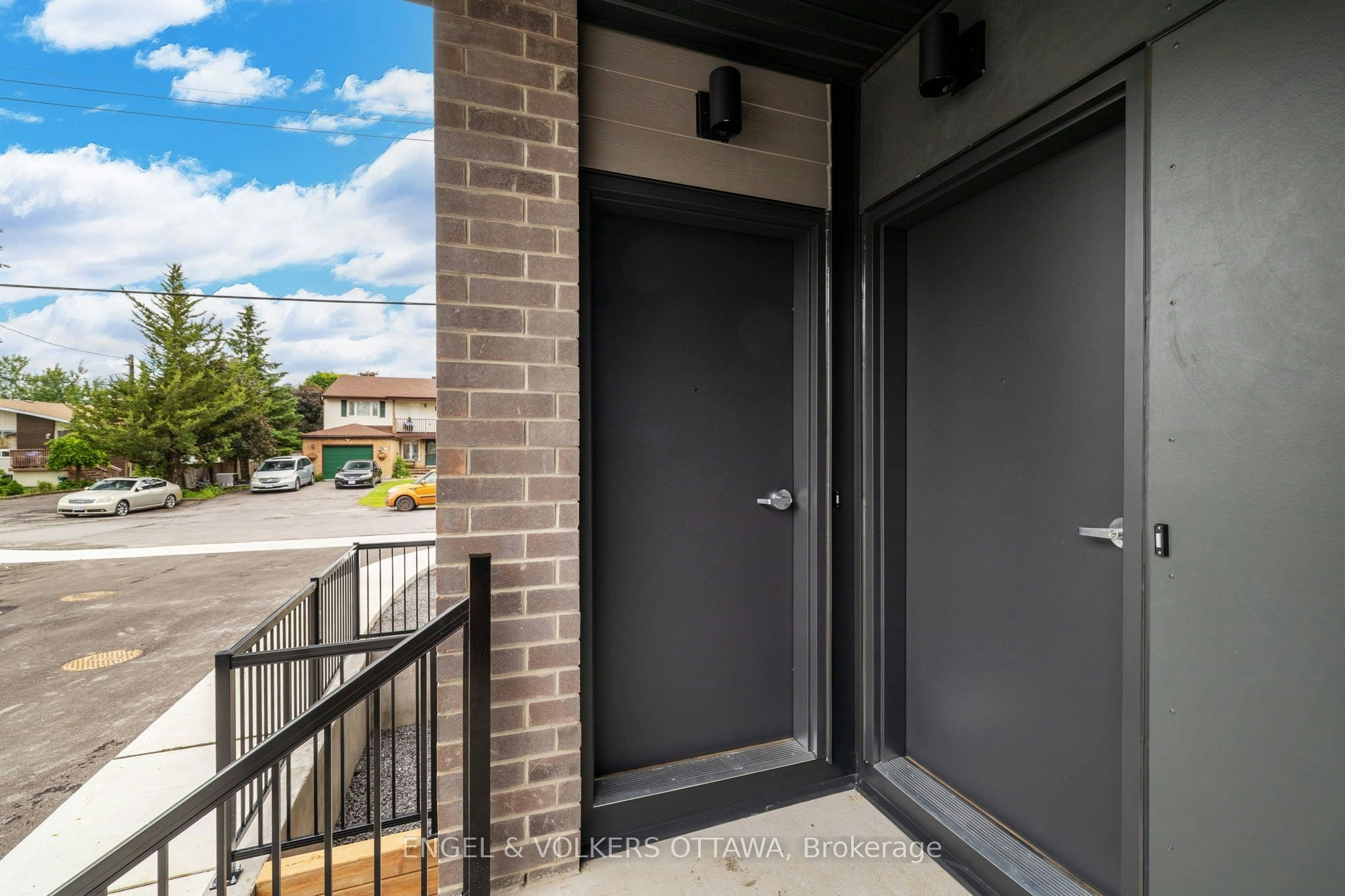 D-1258 Marenger Street, Ottawa, ON, K1C 1S2 - 2