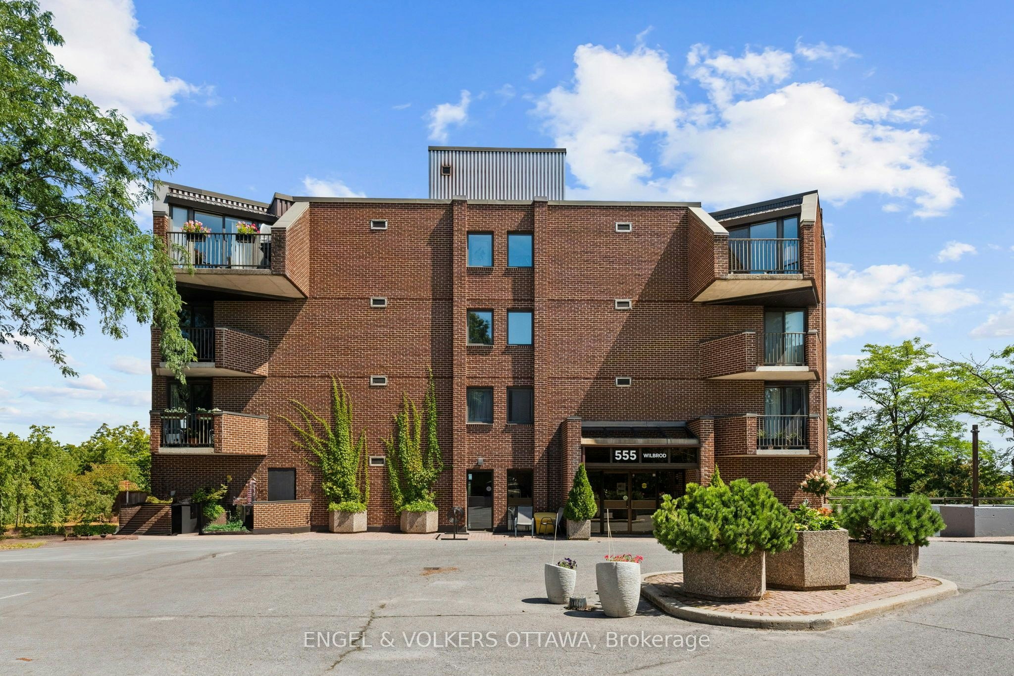 801-555 Wilbrod Street, Ottawa, ON, K1N 5R4