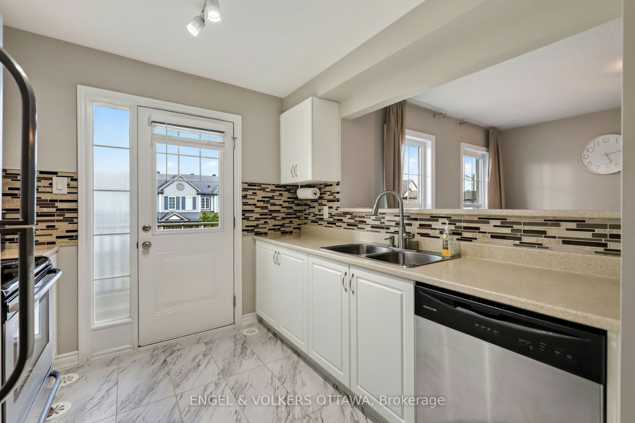 380 Sweet Grass Circle, Ottawa, ON, K2J 5W9 - 2