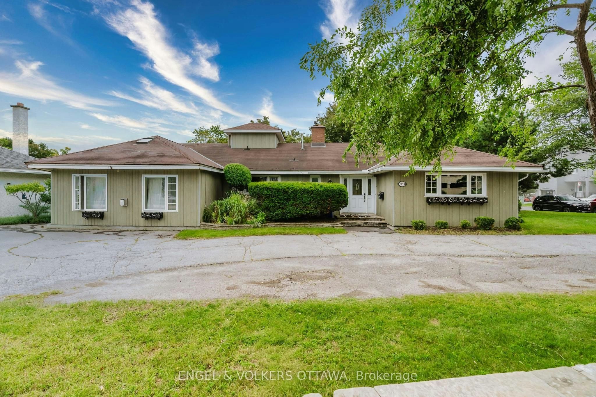 1994 Carling Avenue, Ottawa, ON, K2A 1G1