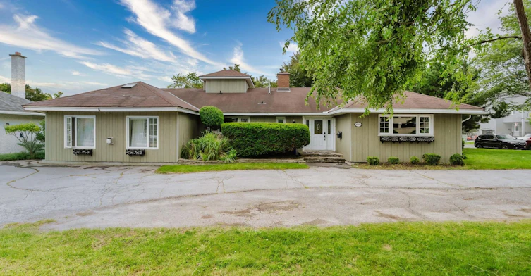 1994 Carling Avenue, Ottawa, ON, K2A 1G1