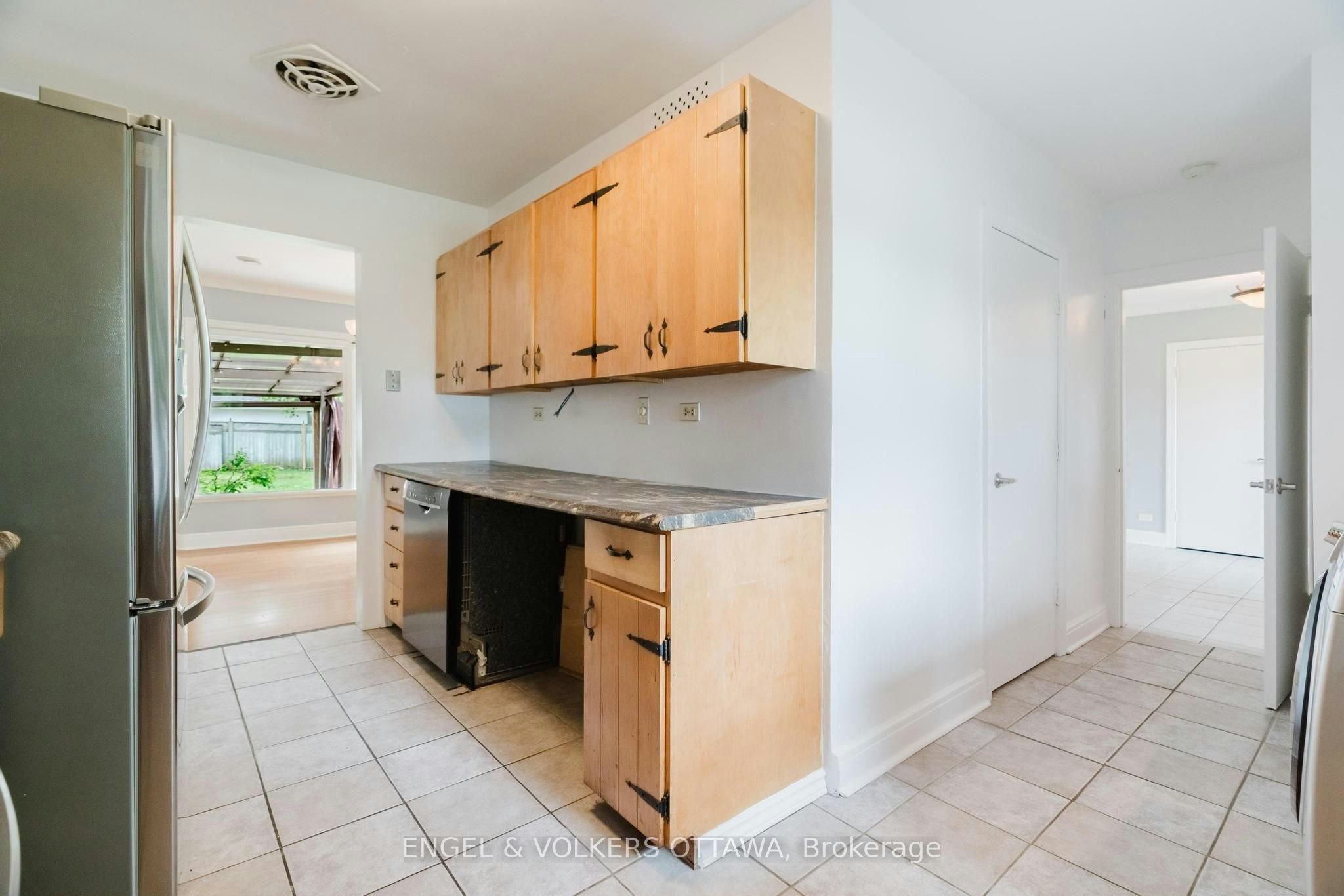 1994 Carling Avenue, Ottawa, ON, K2A 1G1 - 12