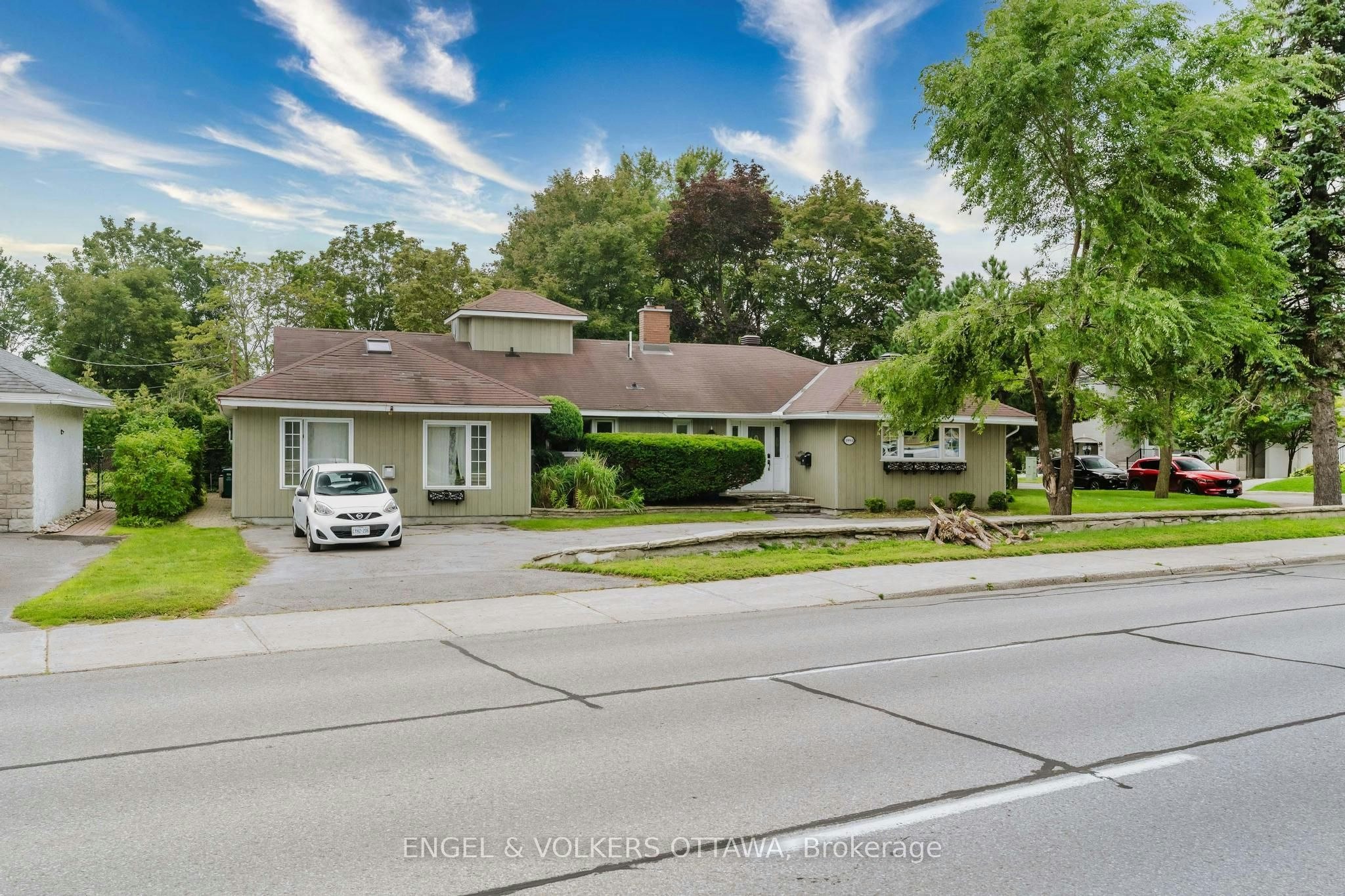 1994 Carling Avenue, Ottawa, ON, K2A 1G1 - 2