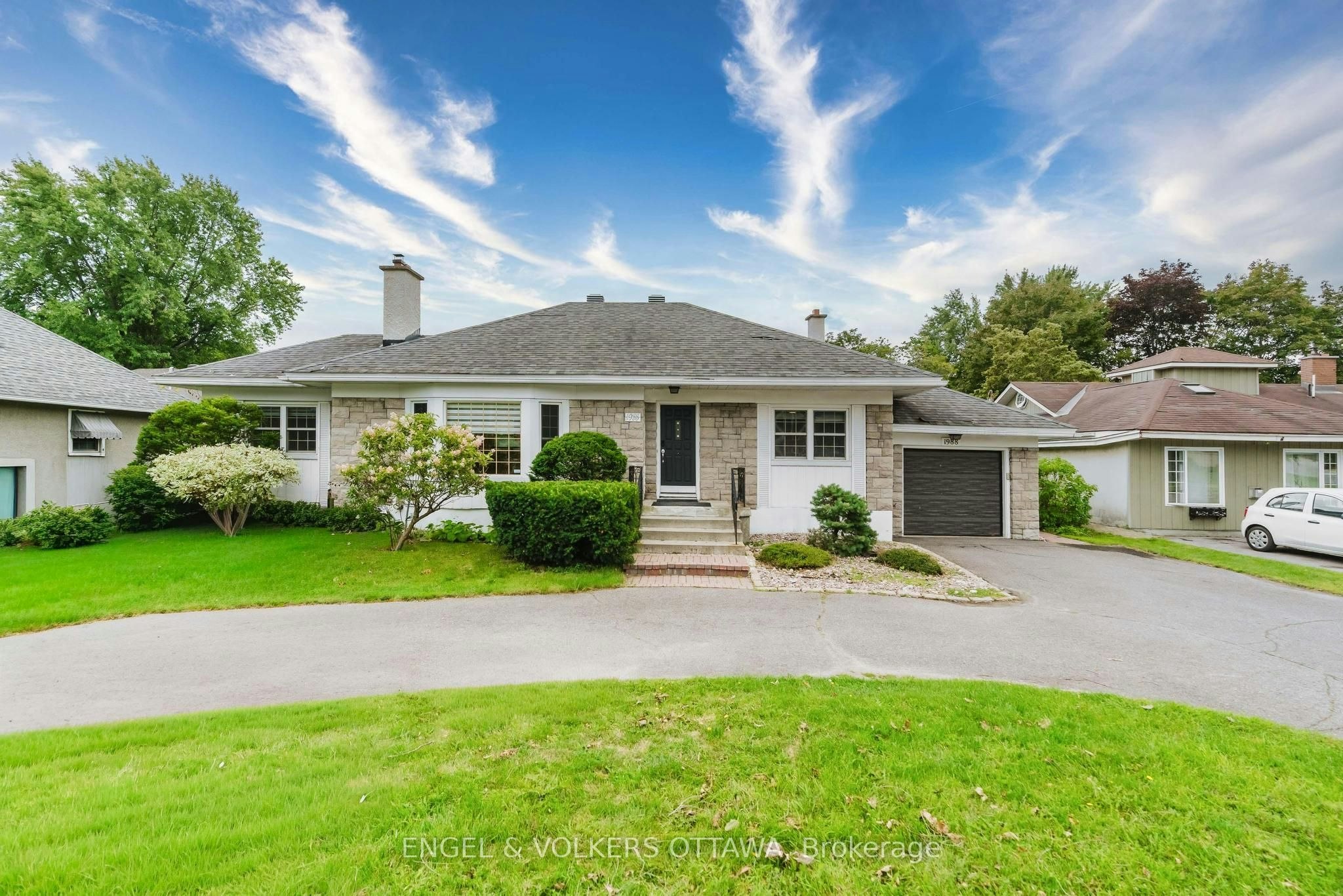 1988 Carling Avenue, Ottawa, ON, K2A 1G1