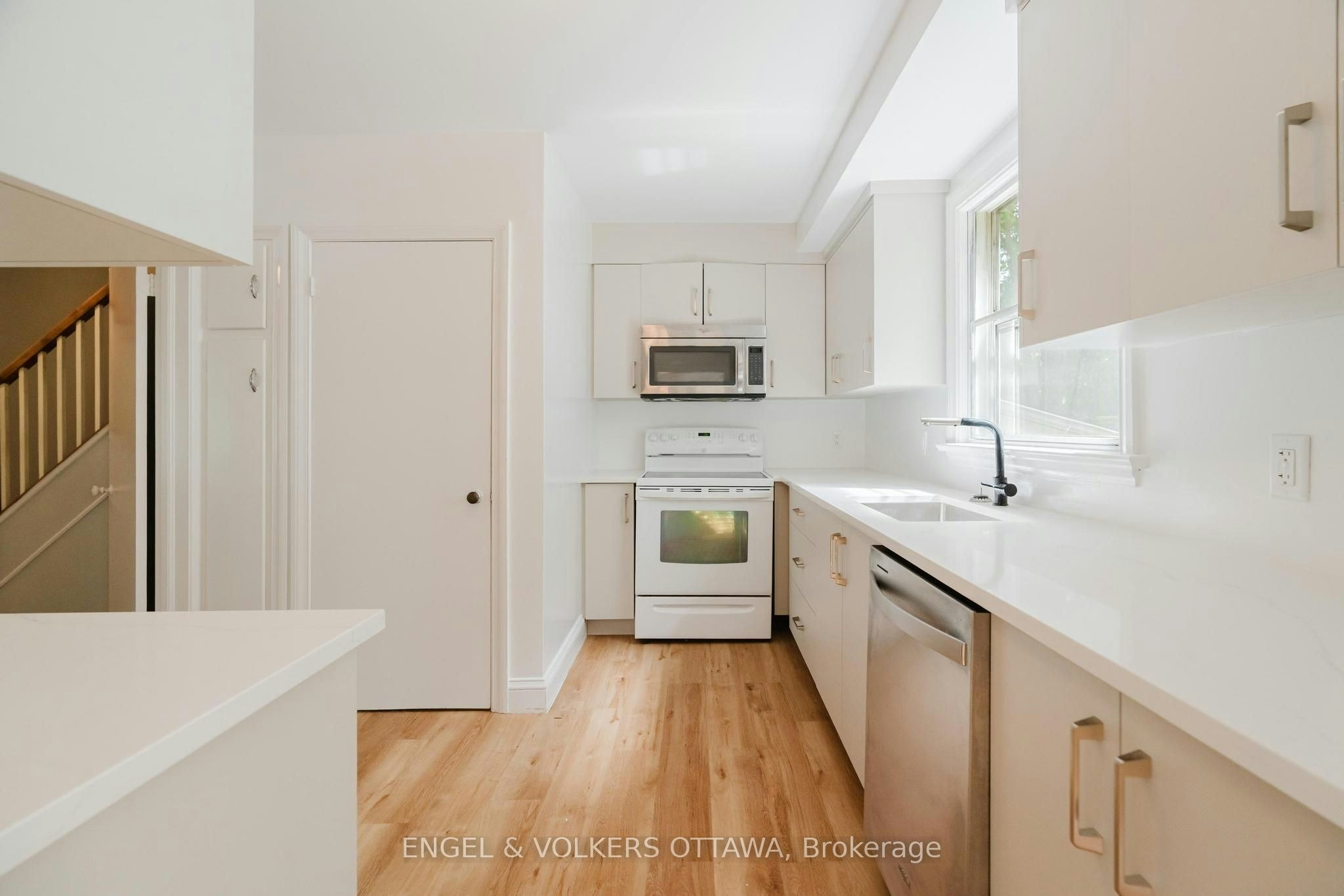2028 Carling Avenue, Ottawa, ON, K2A 1G2 - 17