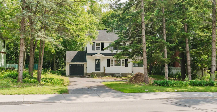 2028 Carling Avenue, Ottawa, ON, K2A 1G2