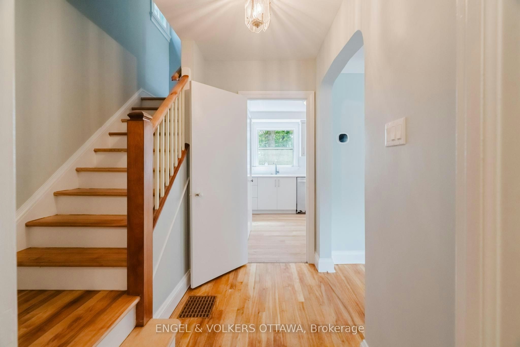 2028 Carling Avenue, Ottawa, ON, K2A 1G2 - 7