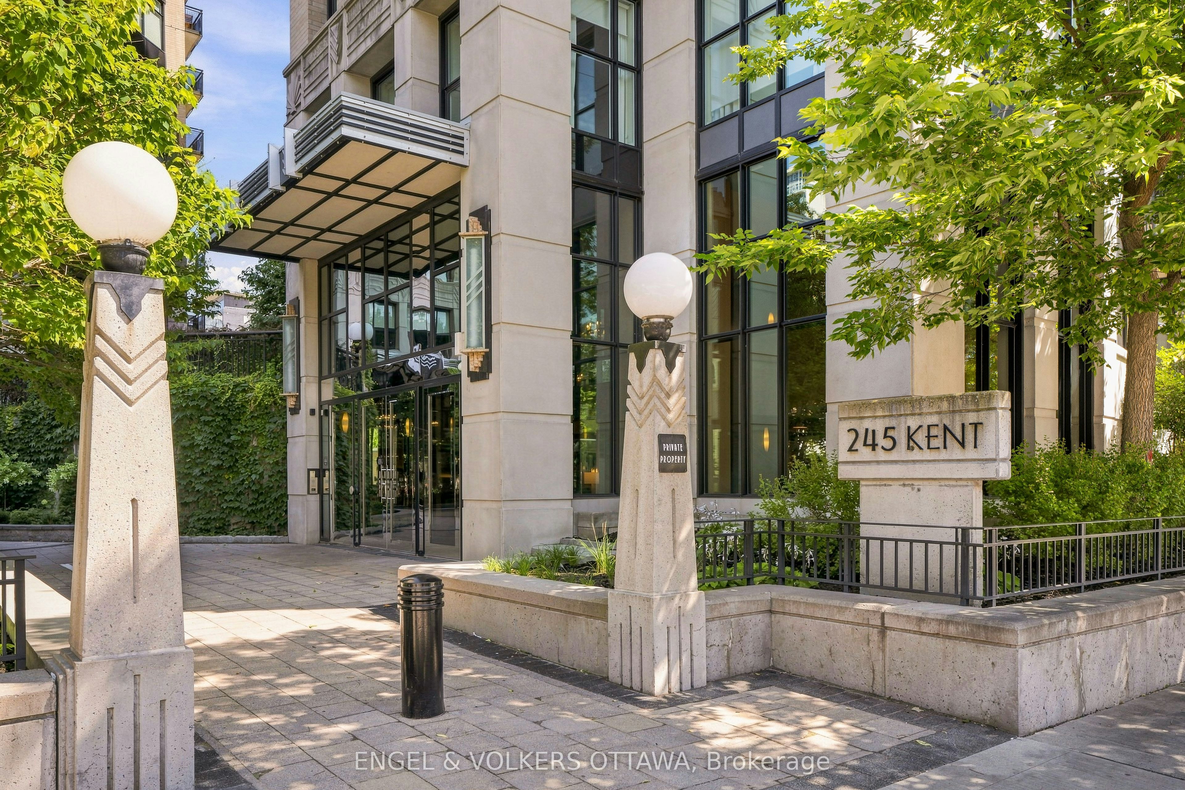 1009-245 Kent Street, Ottawa, ON, K2P 0A5