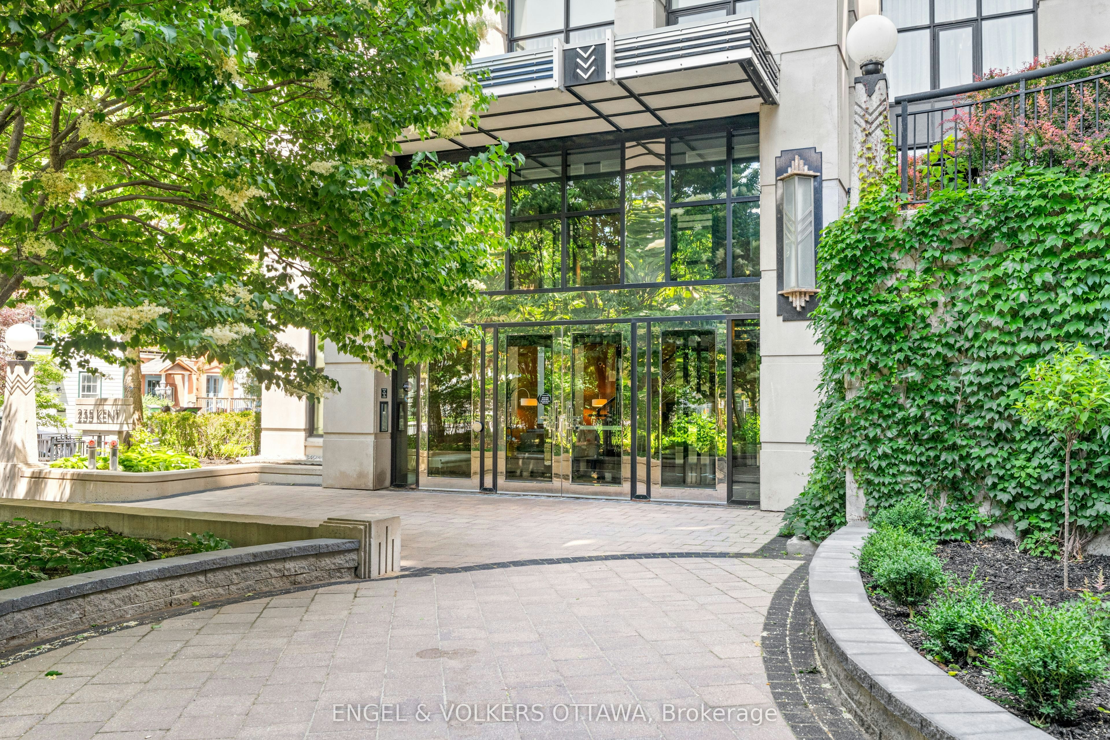 711-235 Kent Street, Ottawa, ON, K2P 1Z9