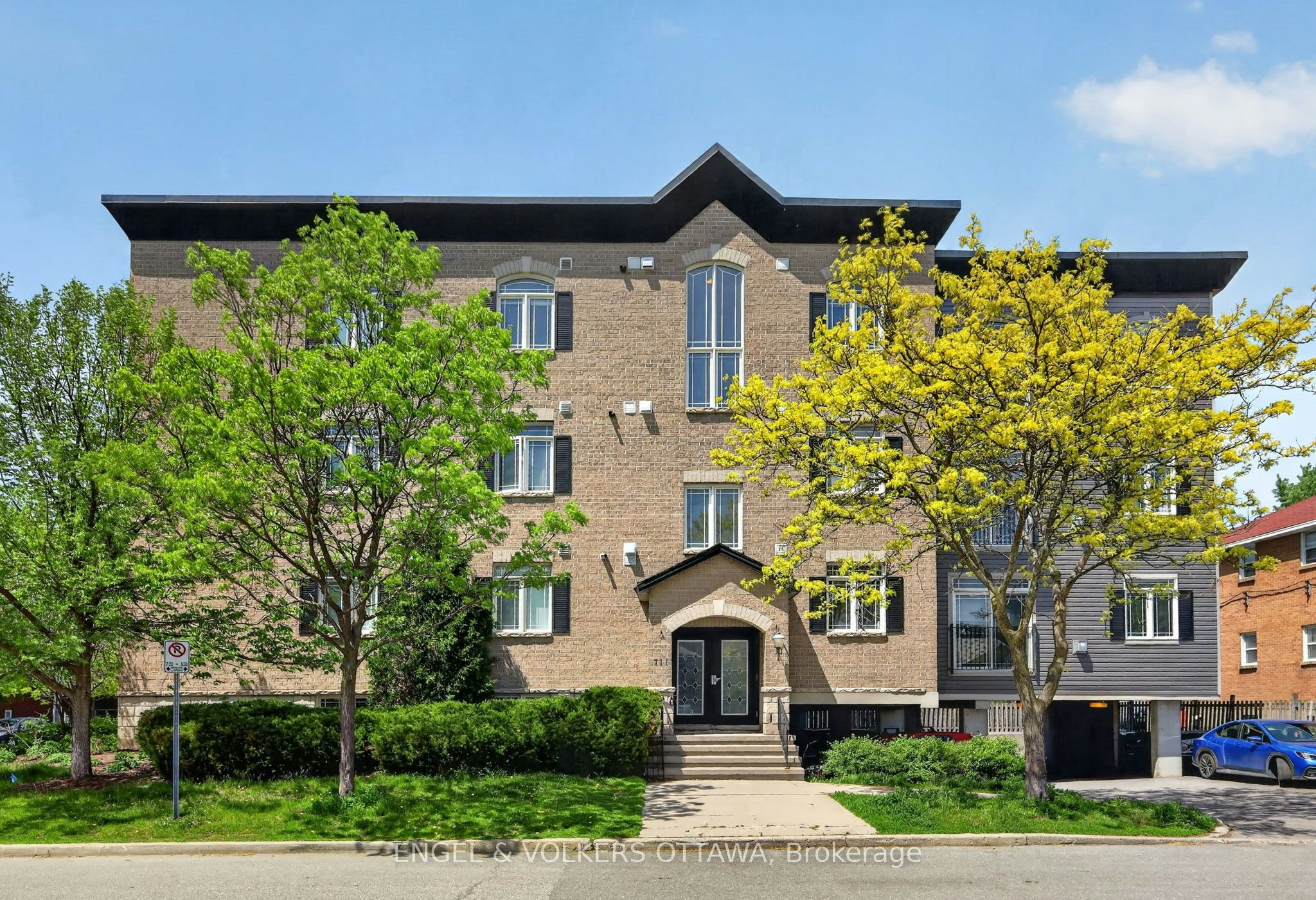 401-711 Churchill Avenue, Ottawa, ON, K1Z 7J9
