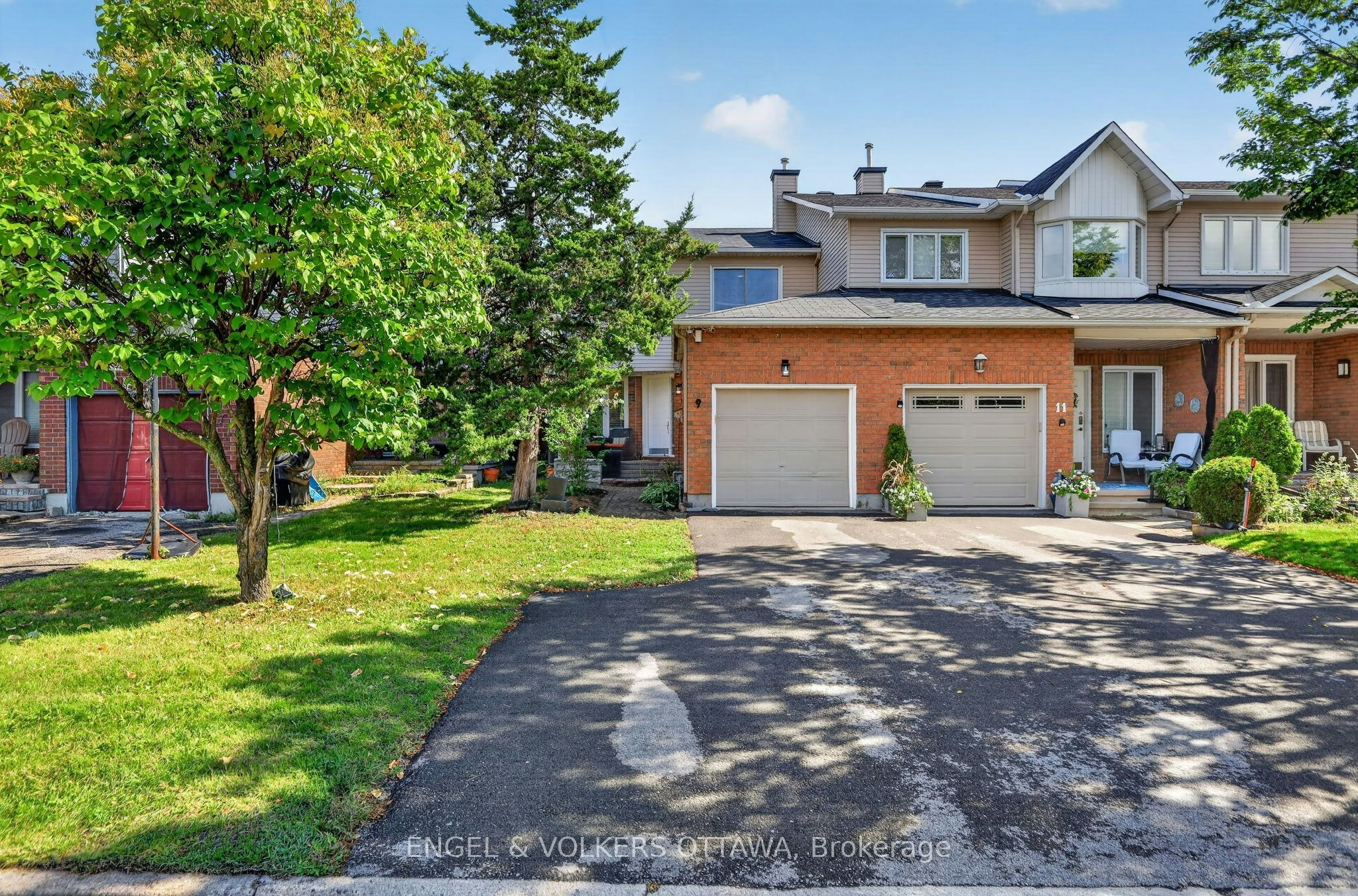 9 Streamwood Lane, Ottawa, ON, K1T 3R2