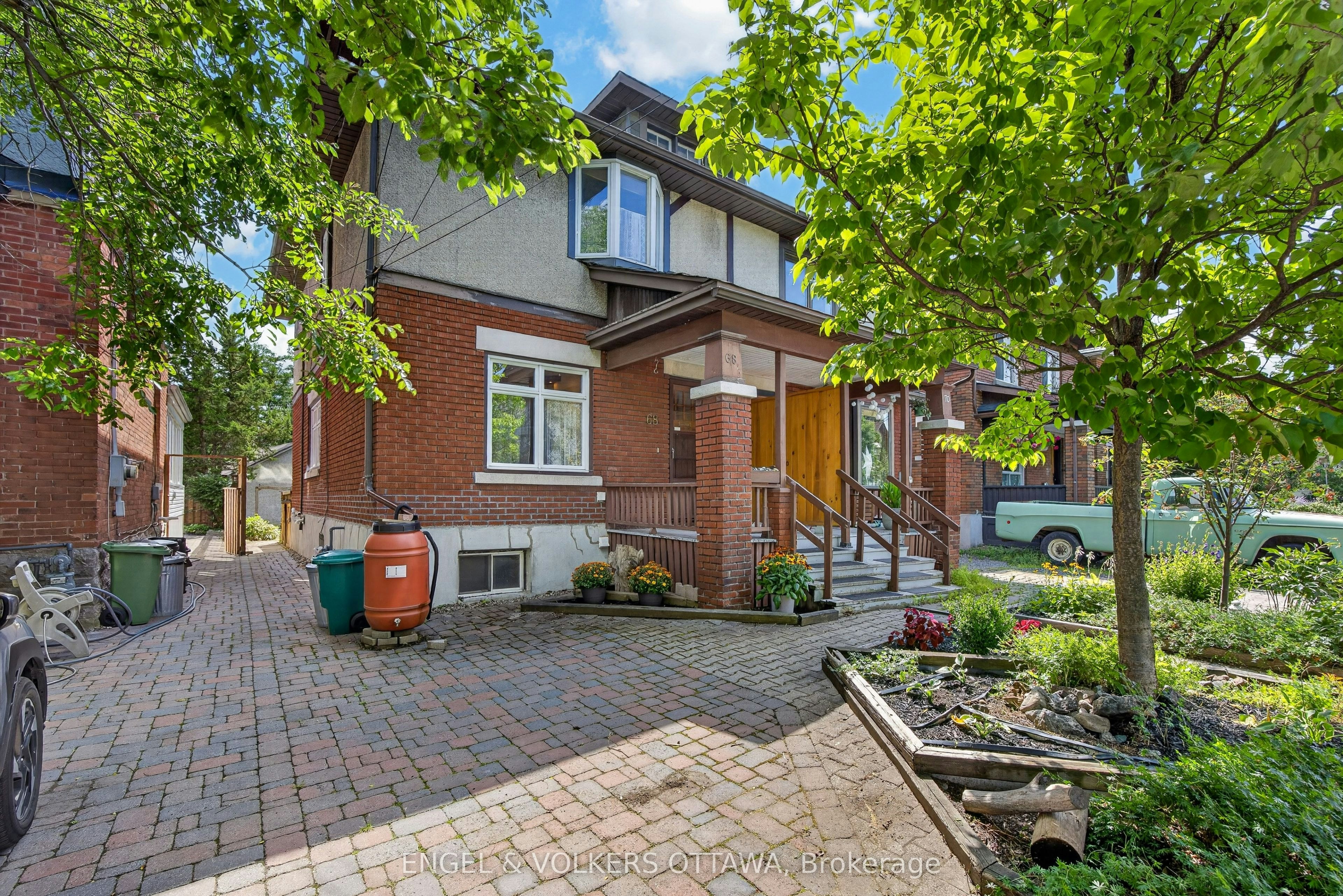 68 Cameron Avenue, Ottawa, ON, K1S 0W9