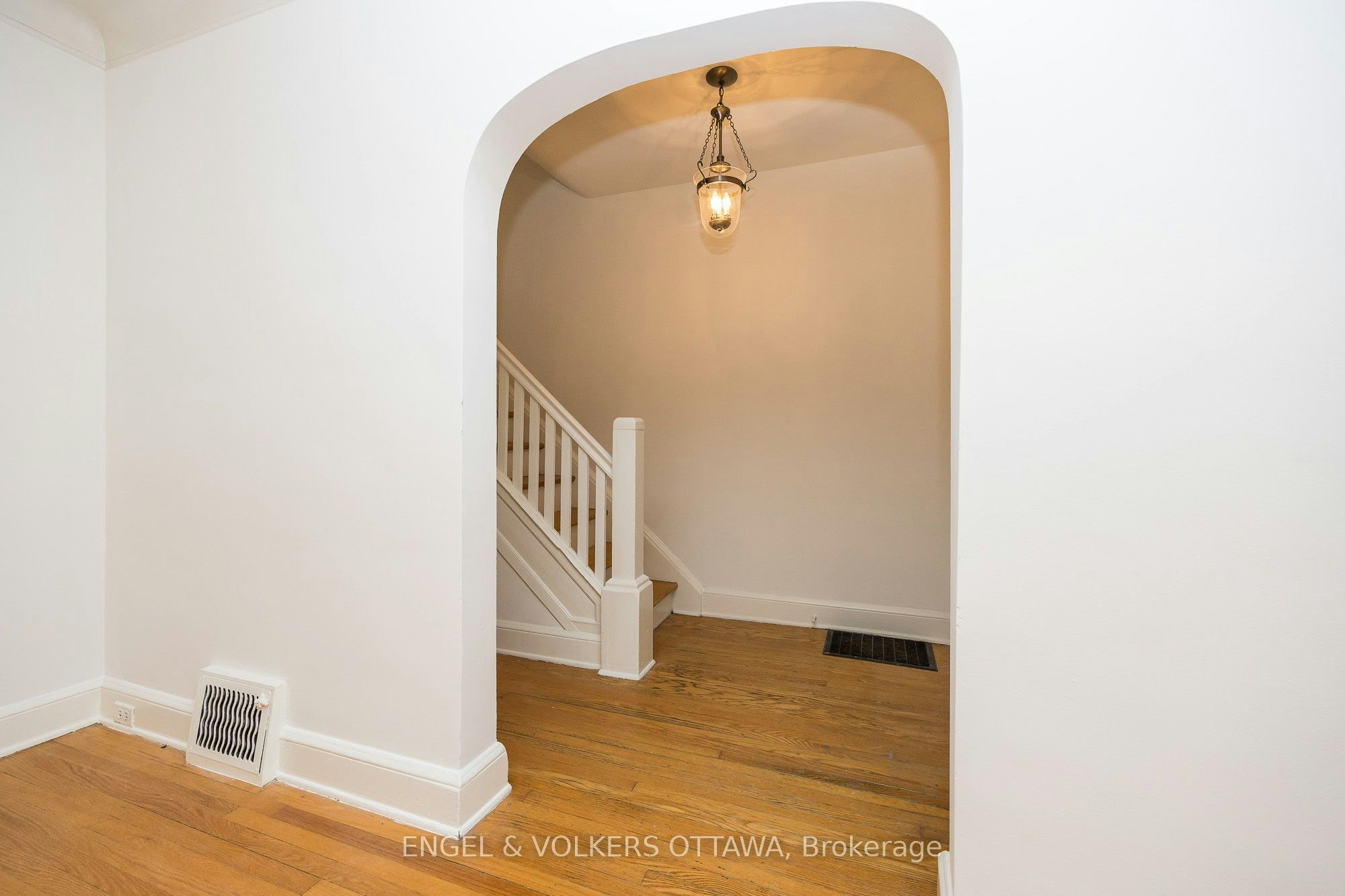 49 Geneva Street, Ottawa, ON, K1Y 3N6 - 5