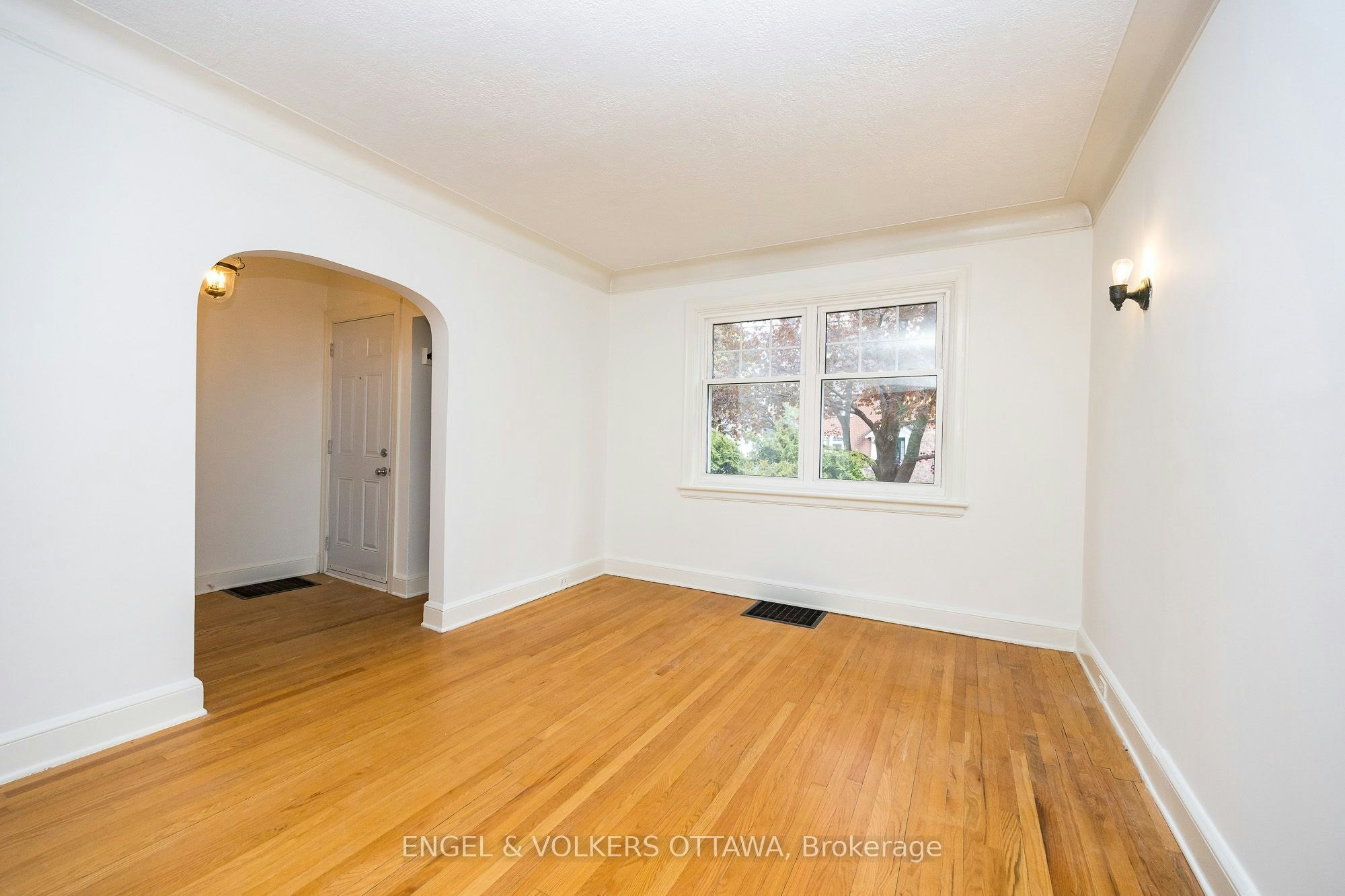 49 Geneva Street, Ottawa, ON, K1Y 3N6 - 7