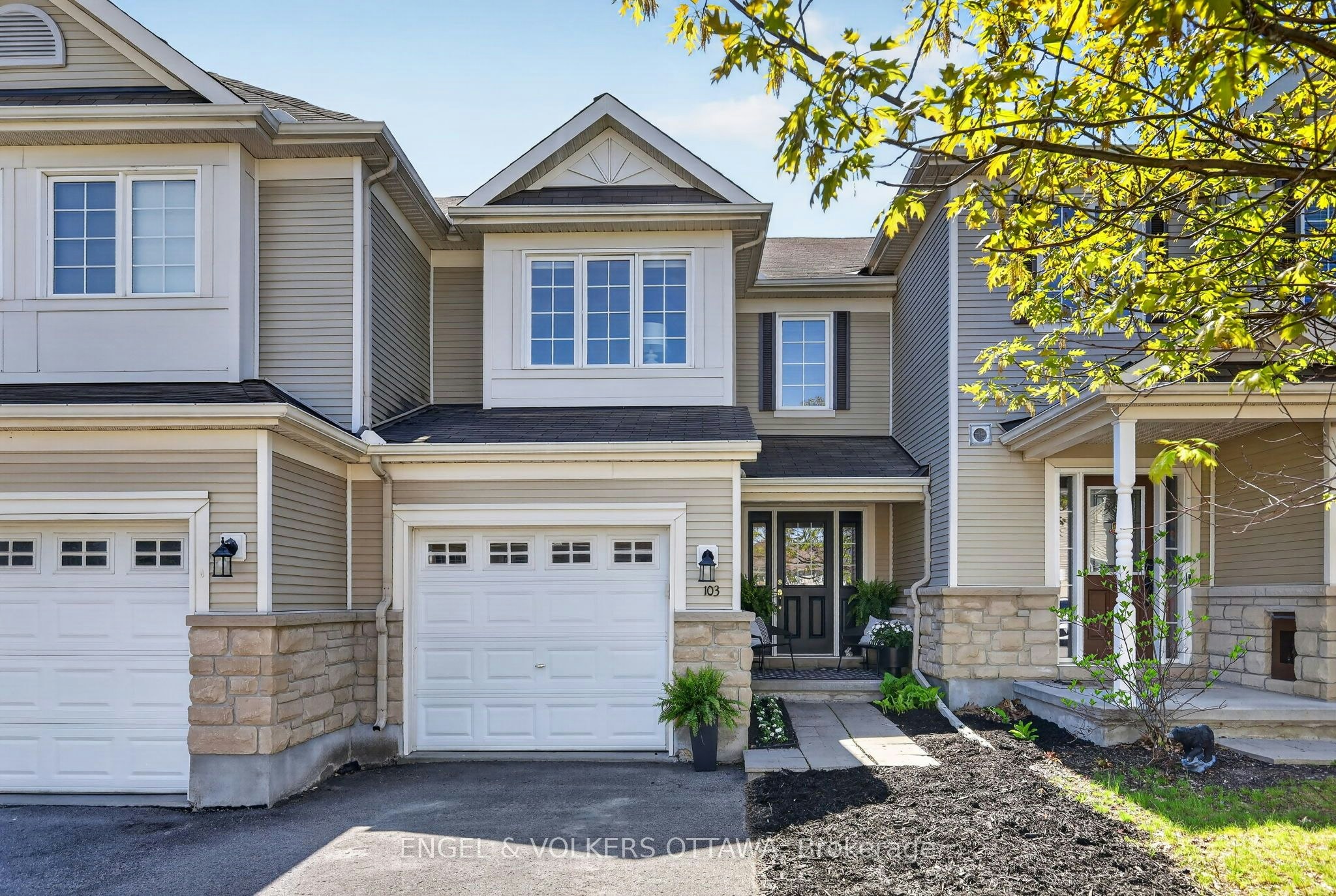 103 Goldwood Private, Ottawa, ON, K2J 0P4