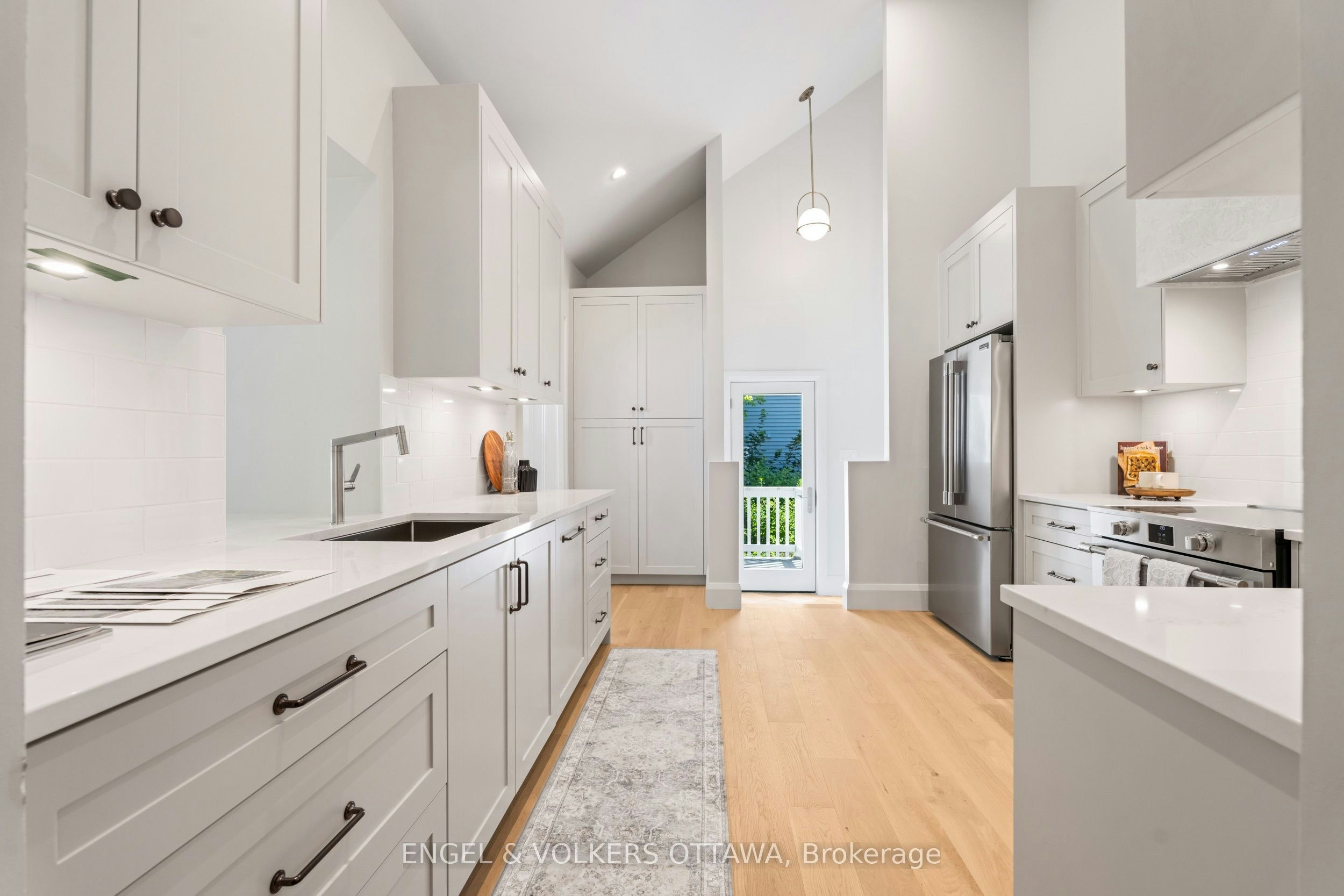 35 Mackay Street, Ottawa, ON, K1M 2B2 - 14