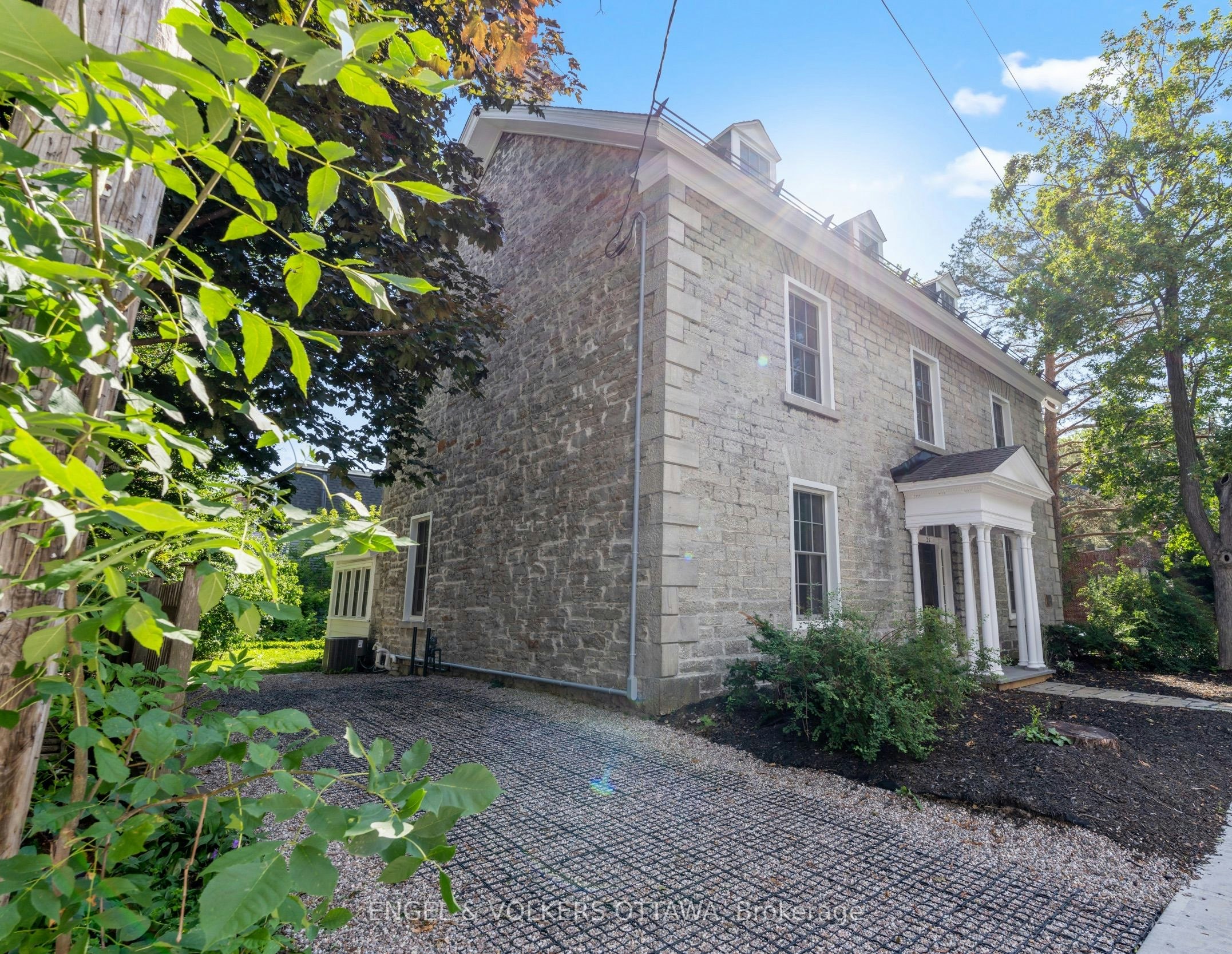 35 Mackay Street, Ottawa, ON, K1M 2B2 - 2