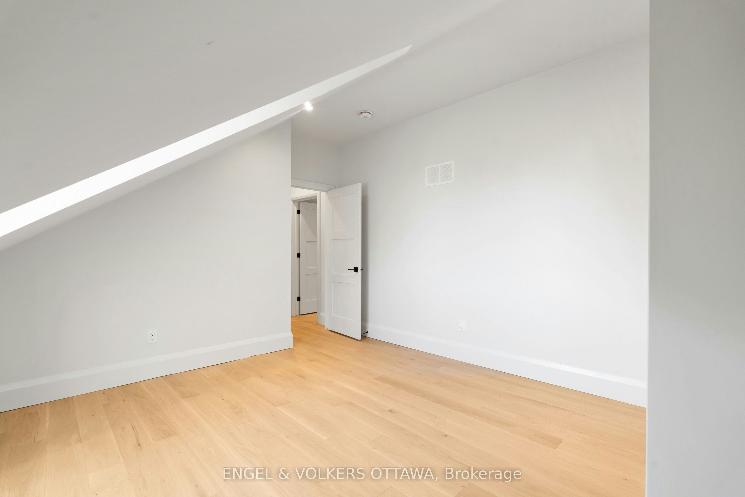 35 Mackay Street, Ottawa, ON, K1M 2B2 - 33