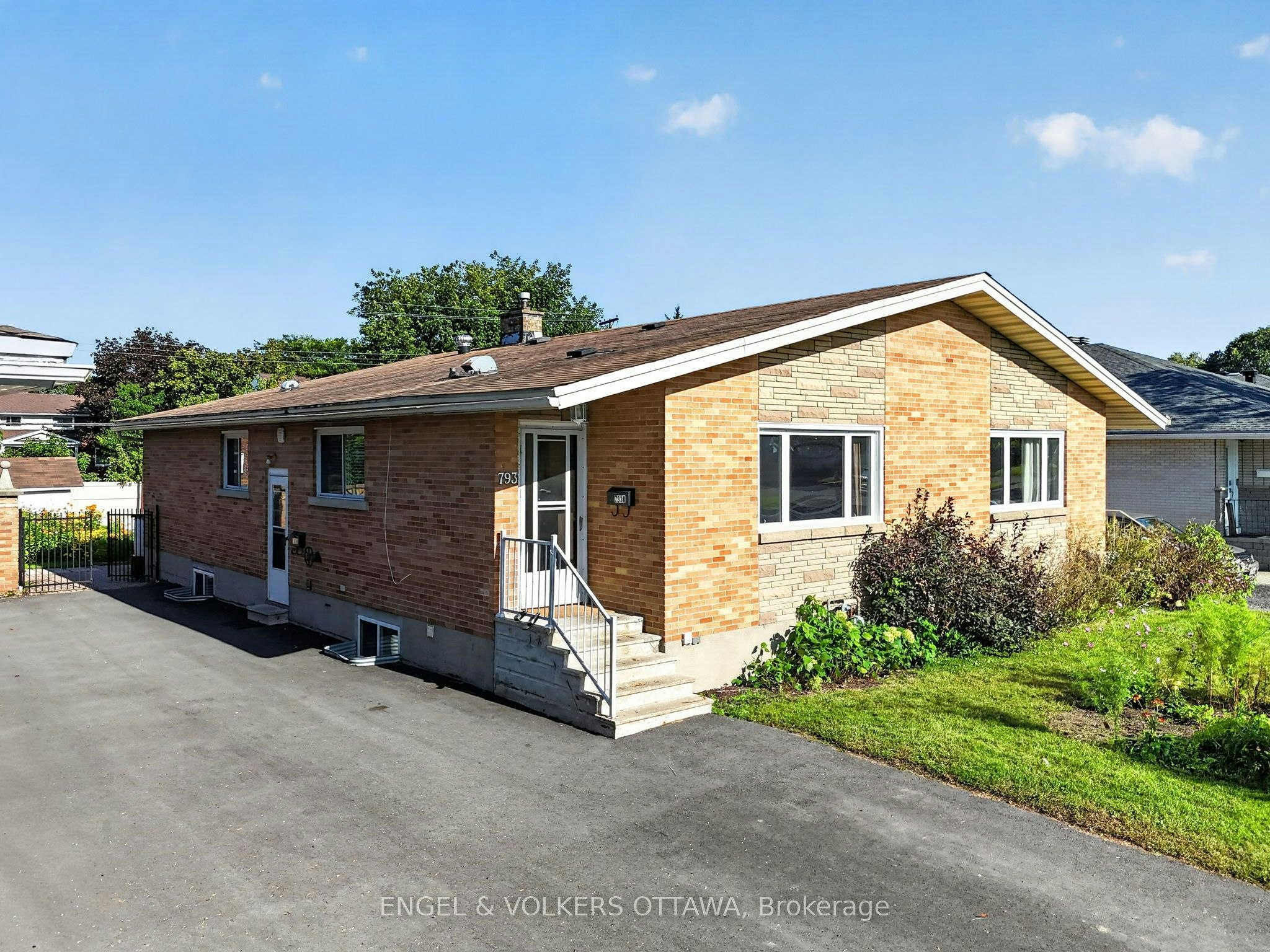793 Trojan Avenue, Ottawa, ON, K1K 2P6