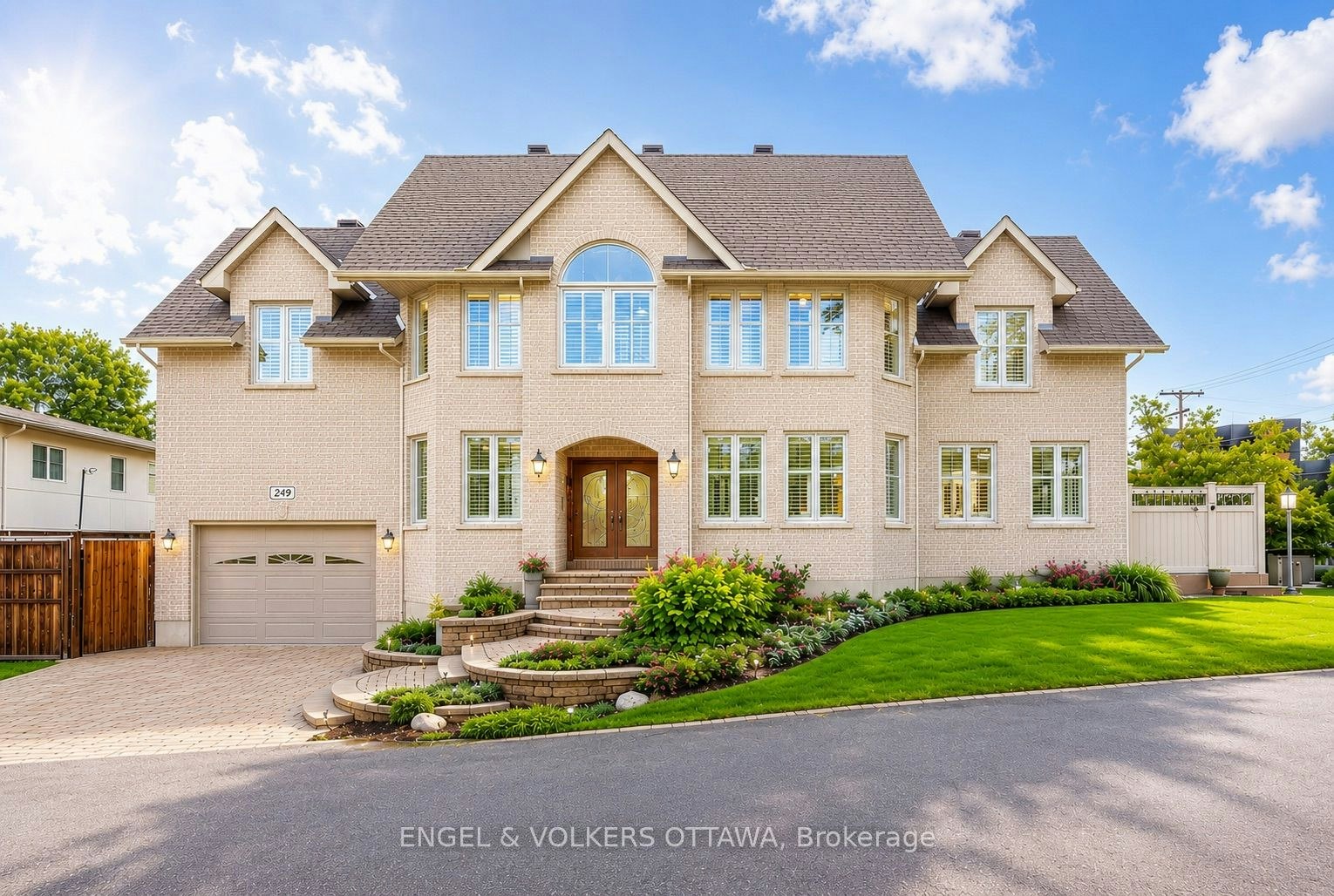 249 Atlantis Avenue, Ottawa, ON, K2A 1X9