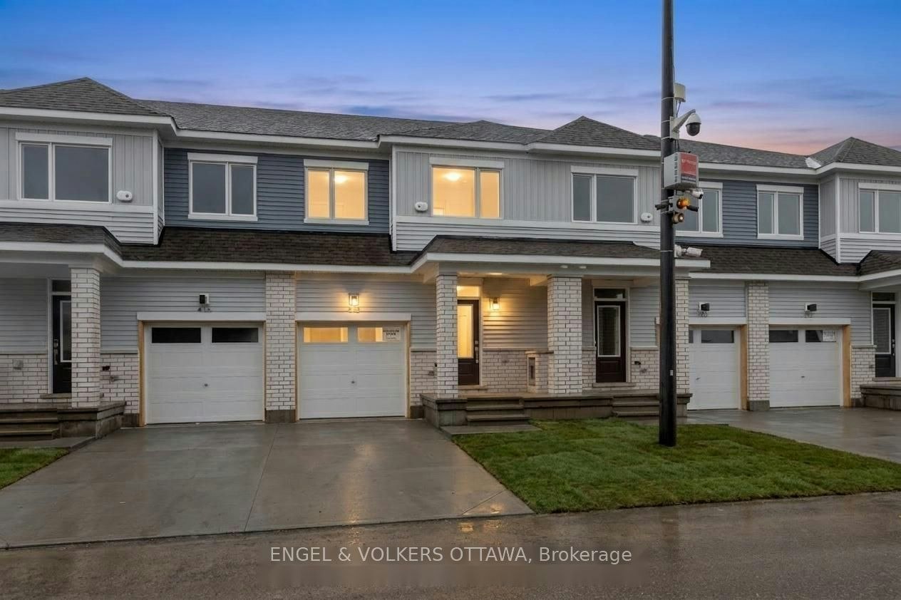 418 Les Emmerson Drive, Ottawa, ON, K2J 4J4