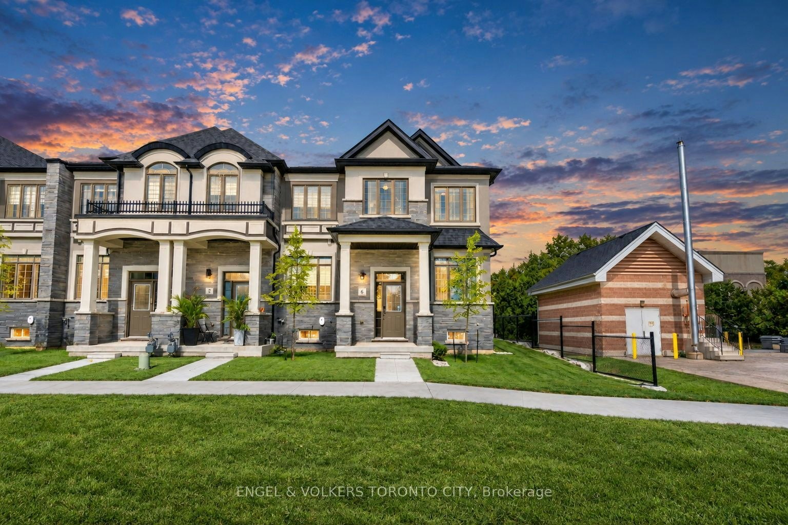 6-305 Garner Road W, Hamilton, ON, L9G 3K9