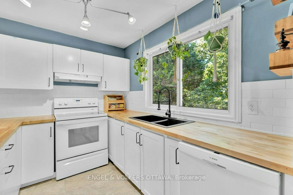 878 Grenon Avenue, Ottawa, ON, K2B 6G3 - 13