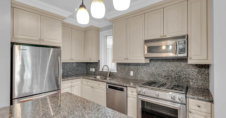 108 Manorhill Private, Ottawa, ON, K1H 2J4 - 5