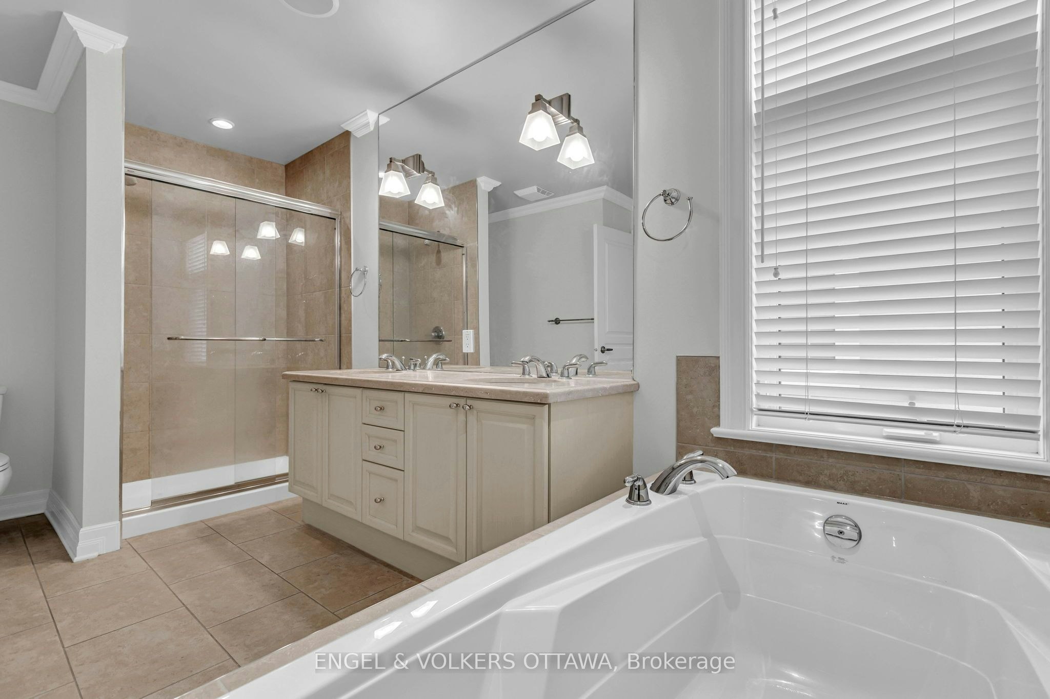 108 Manorhill Private, Ottawa, ON, K1H 2J4 - 18