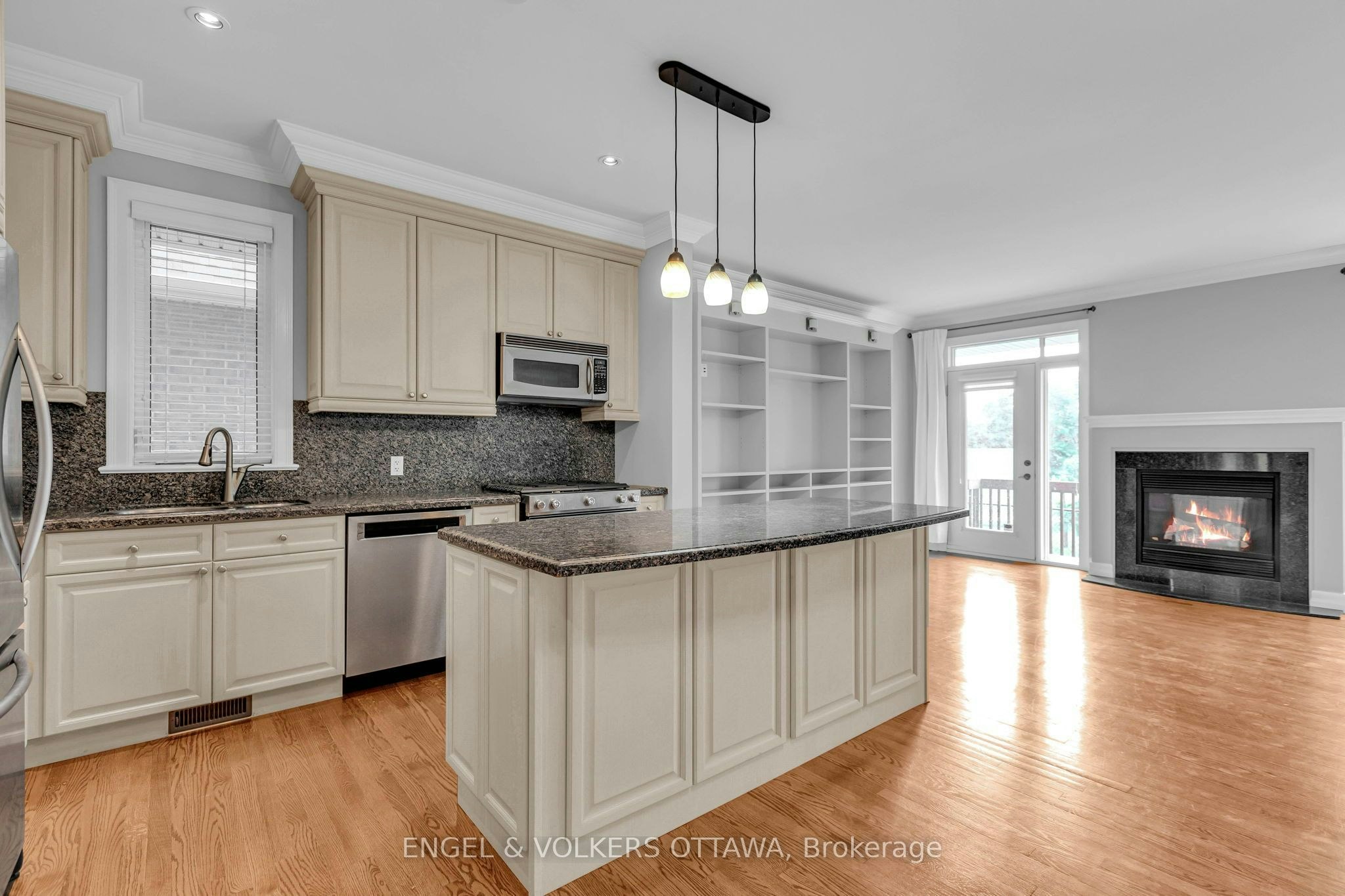 108 Manorhill Private, Ottawa, ON, K1H 2J4 - 3