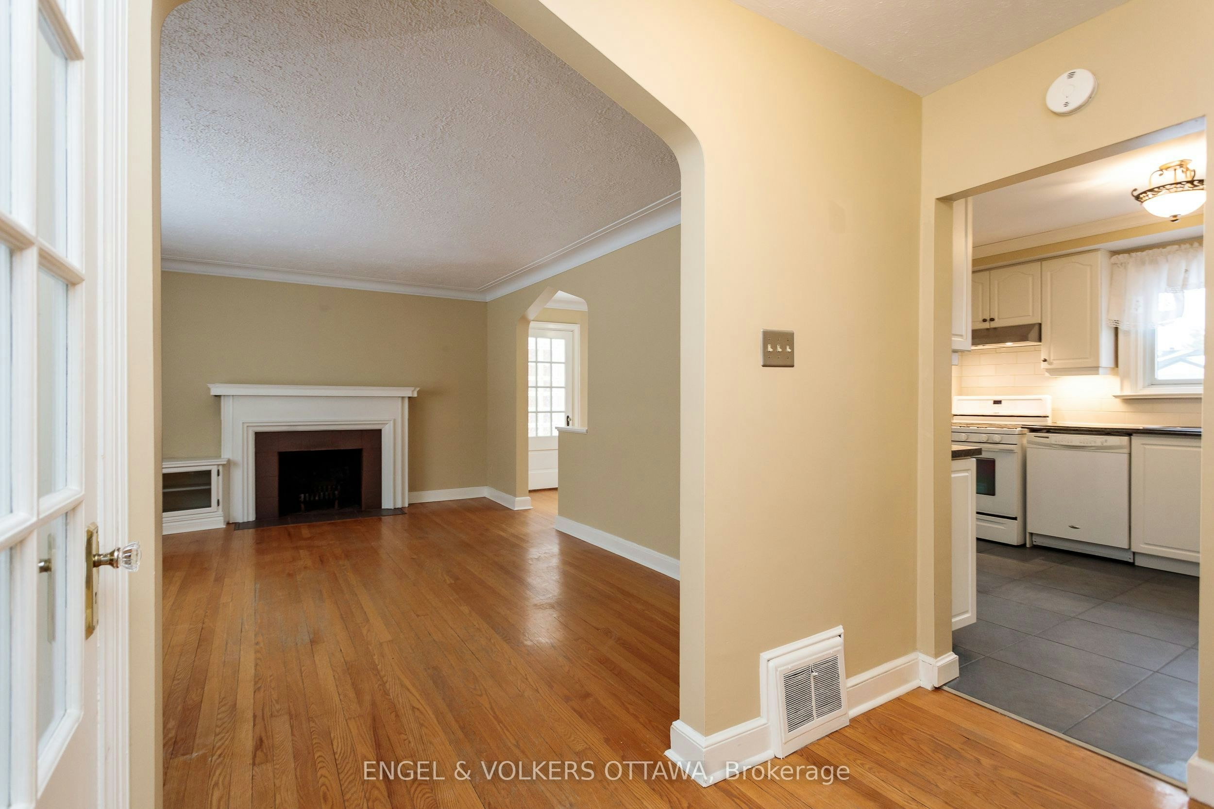 225 Pleasant Park Road, Ottawa, ON, K1H 5M4 - 9