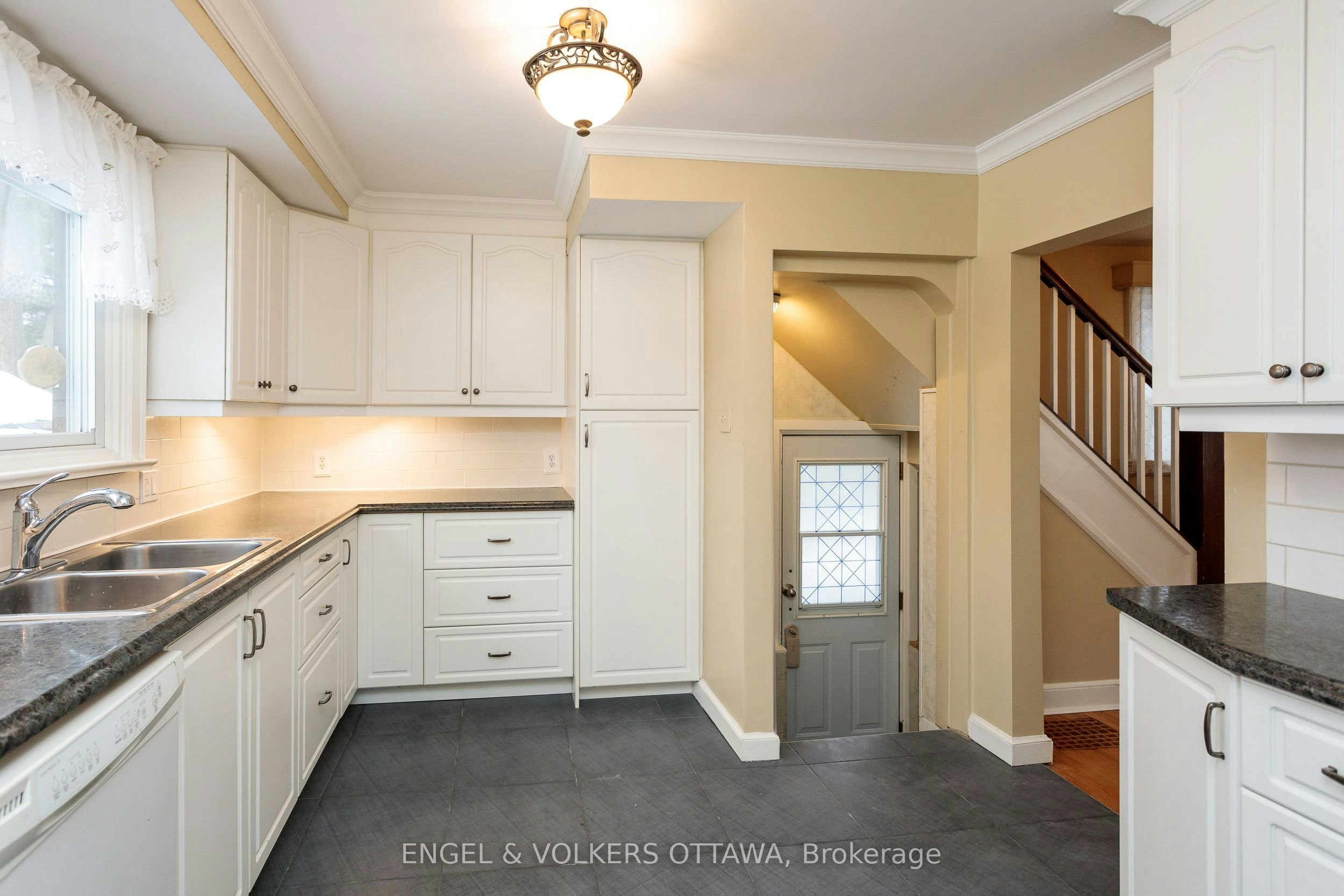 225 Pleasant Park Road, Ottawa, ON, K1H 5M4 - 24
