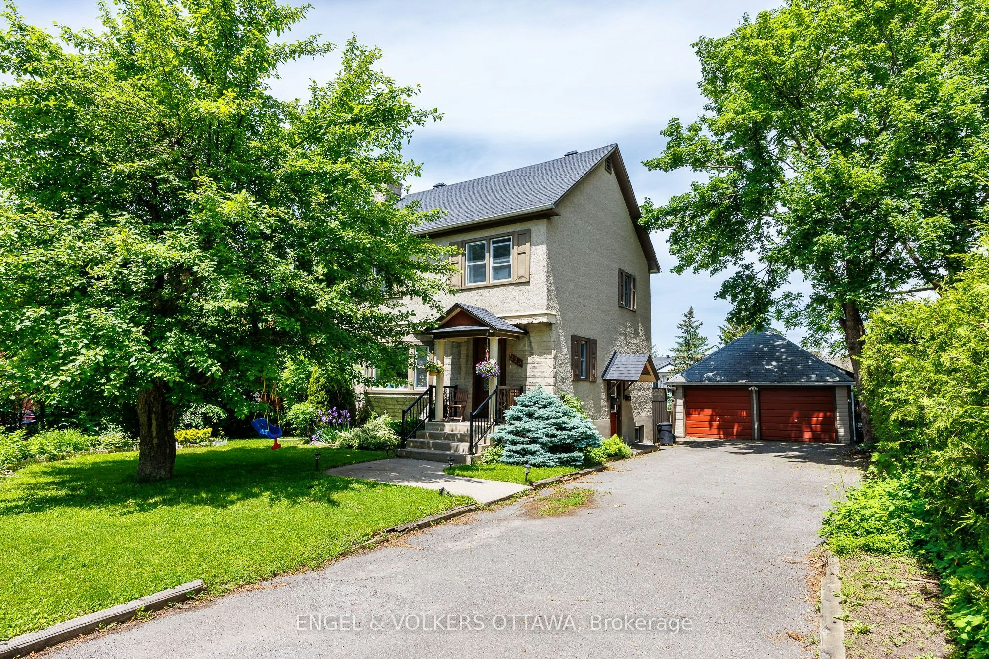 225 Pleasant Park Road, Ottawa, ON, K1H 5M4