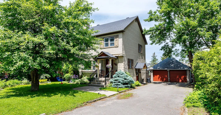 225 Pleasant Park Road, Ottawa, ON, K1H 5M4