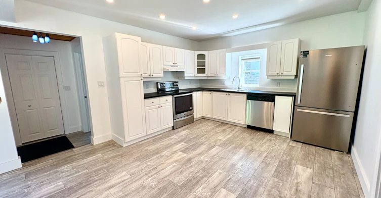 155 Hughson Street, Gravenhurst, ON, P1P 1H2 - 3