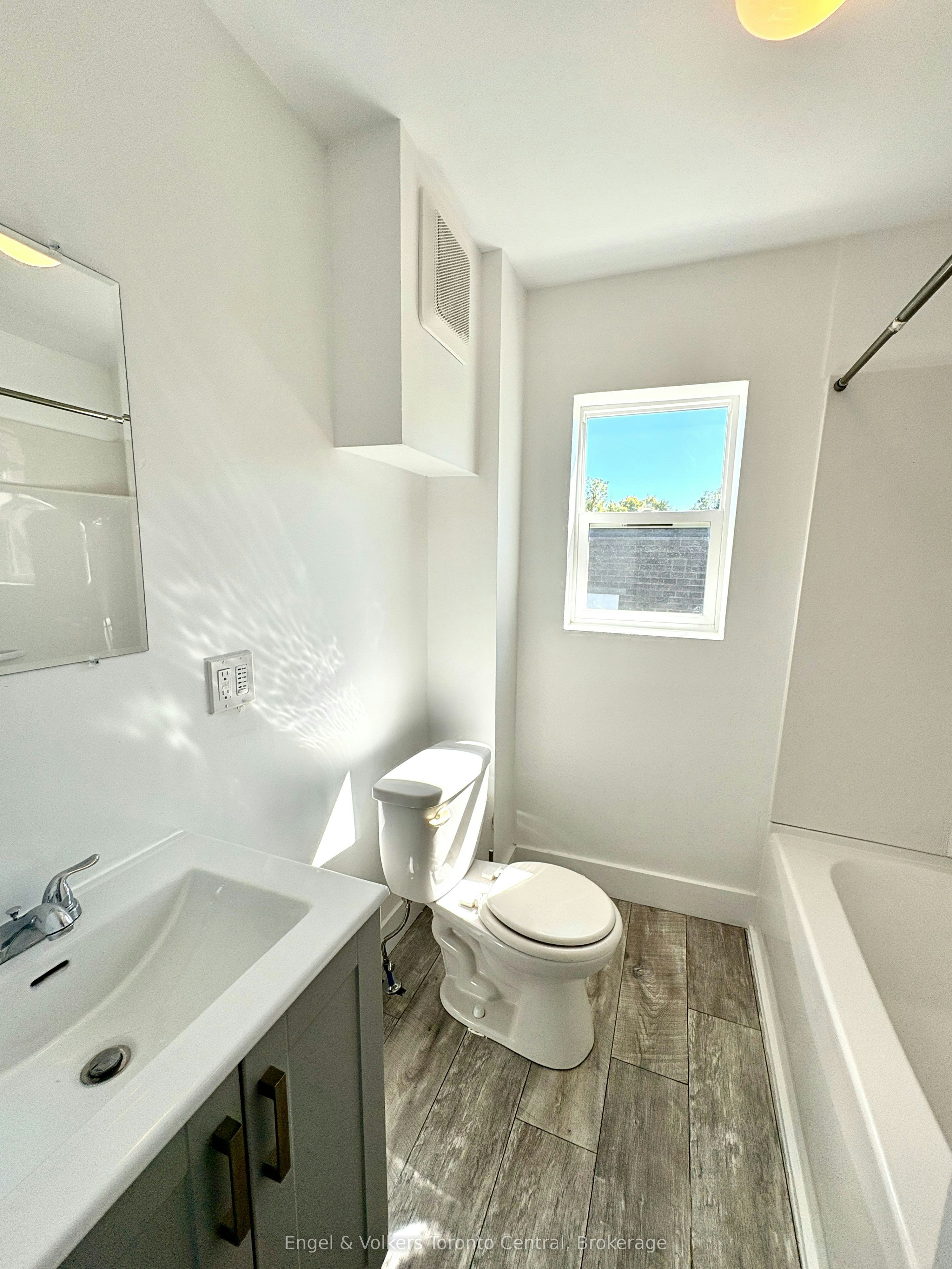 155 Hughson Street, Gravenhurst, ON, P1P 1H2 - 25