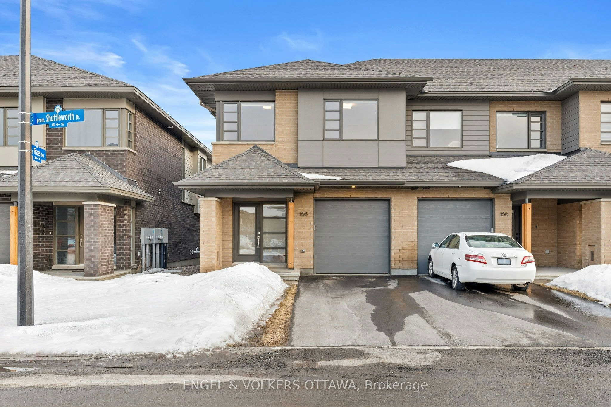 168 Shuttleworth Drive, Ottawa, ON, K1T 0S8