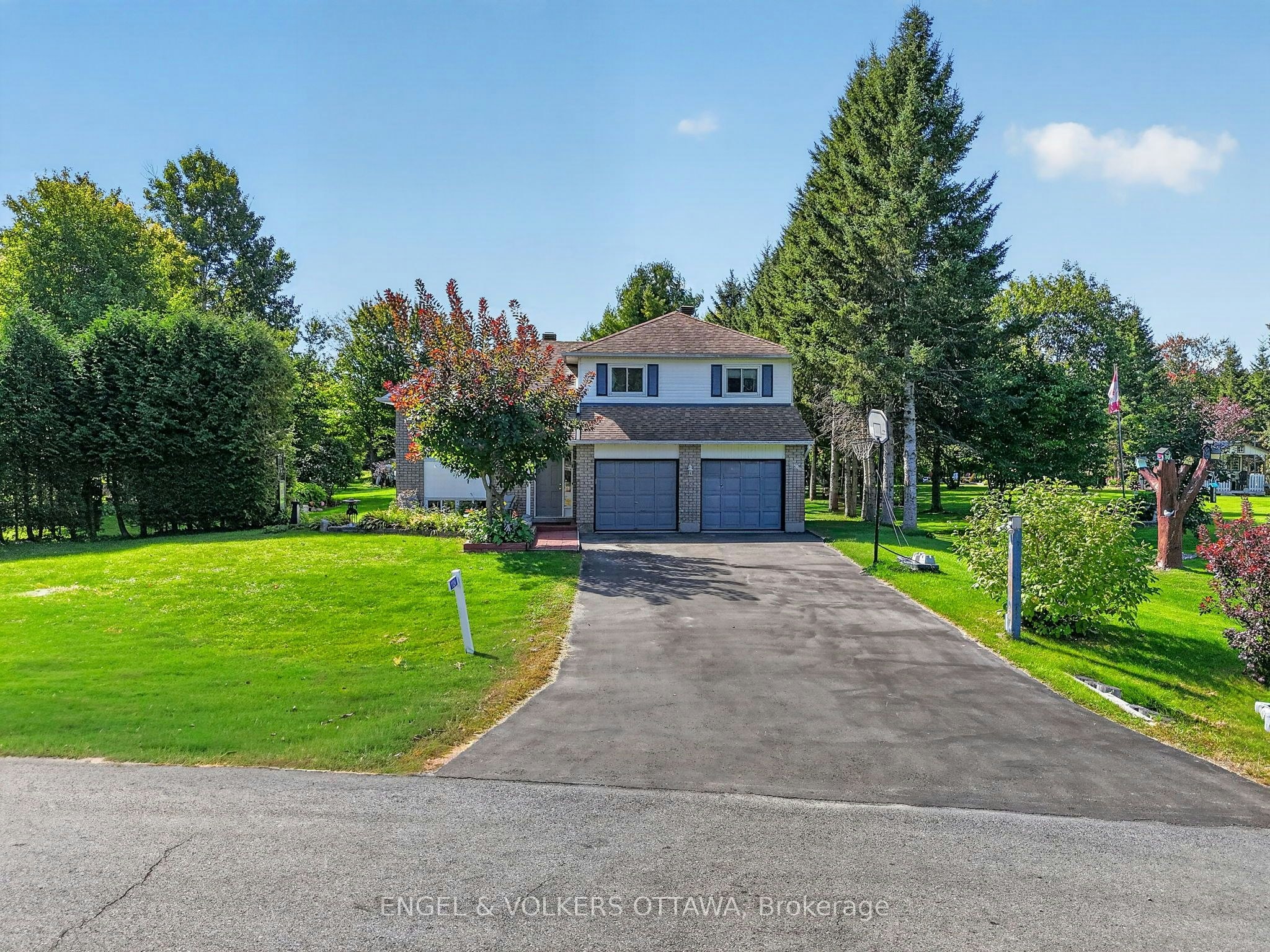 1124 Des Pommiers Street, Clarence-Rockland, ON, K4K 1K9