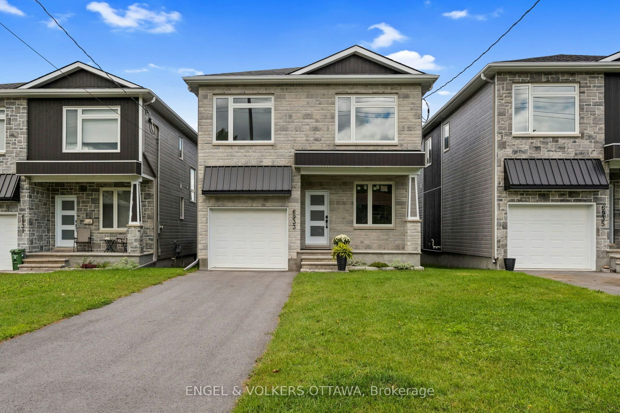 6933 Notre Dame Street, Ottawa, ON, K1C 1H6