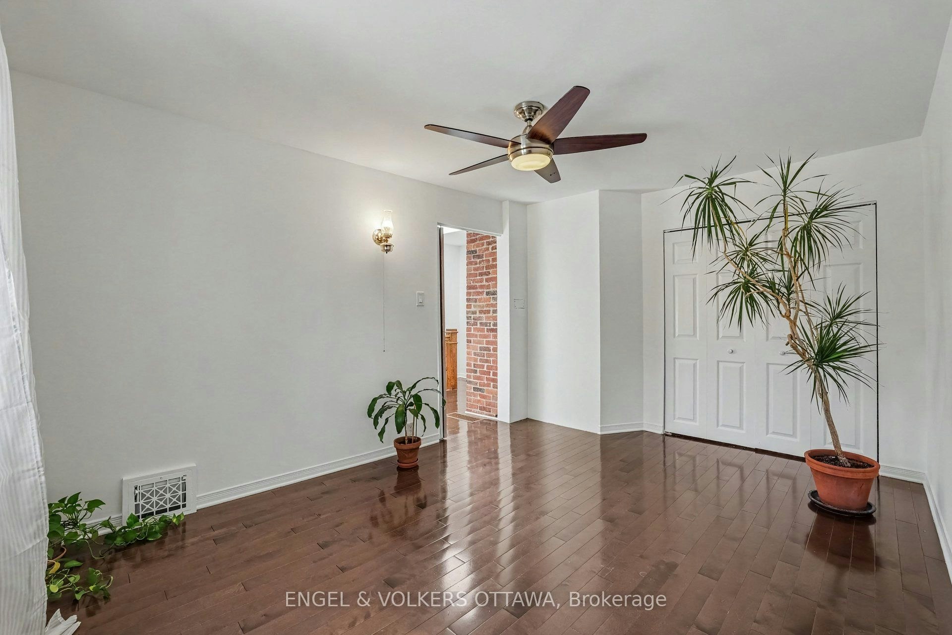 38 Rockcliffe Way, Ottawa, ON, K1M 1B5 - 21