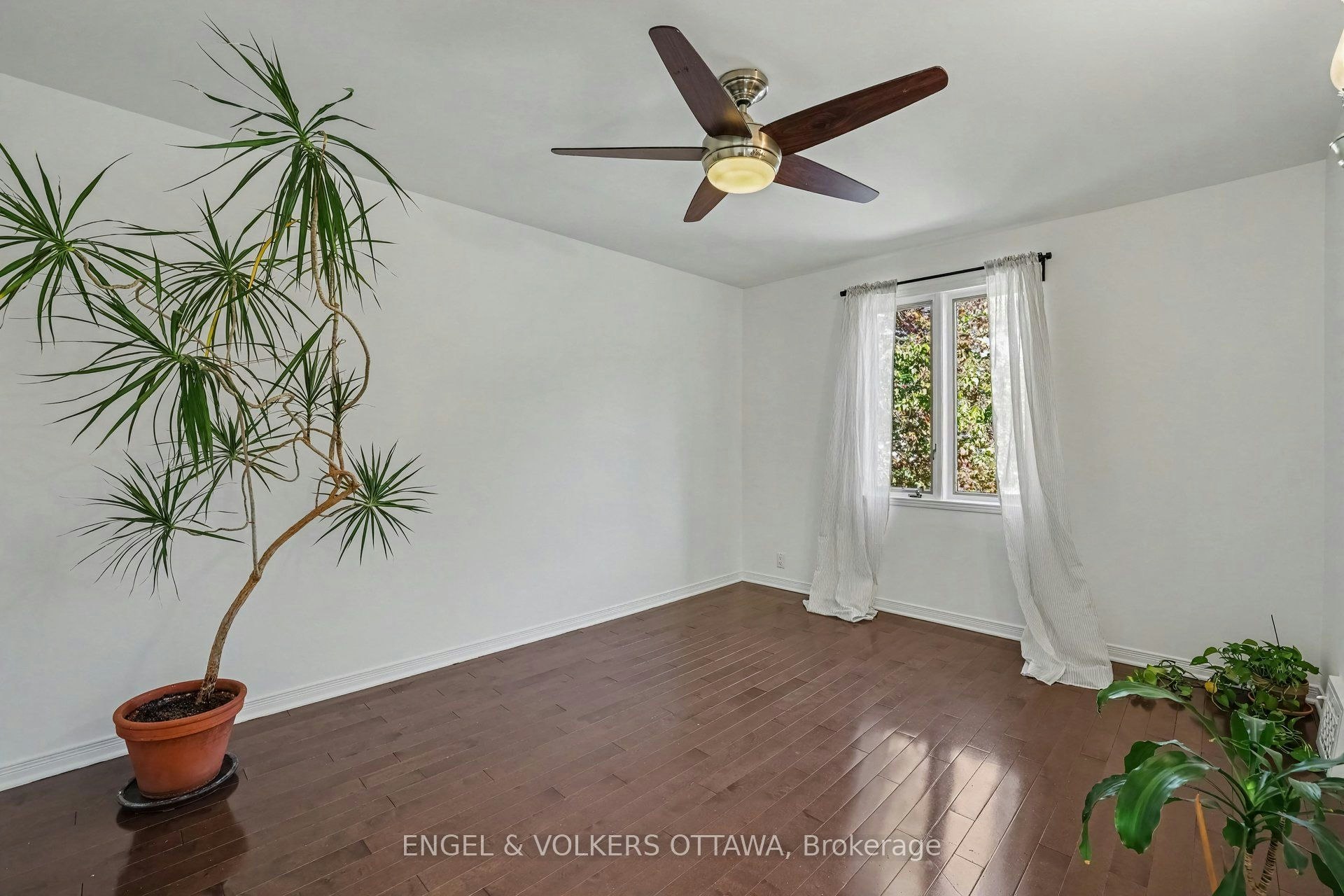 38 Rockcliffe Way, Ottawa, ON, K1M 1B5 - 20