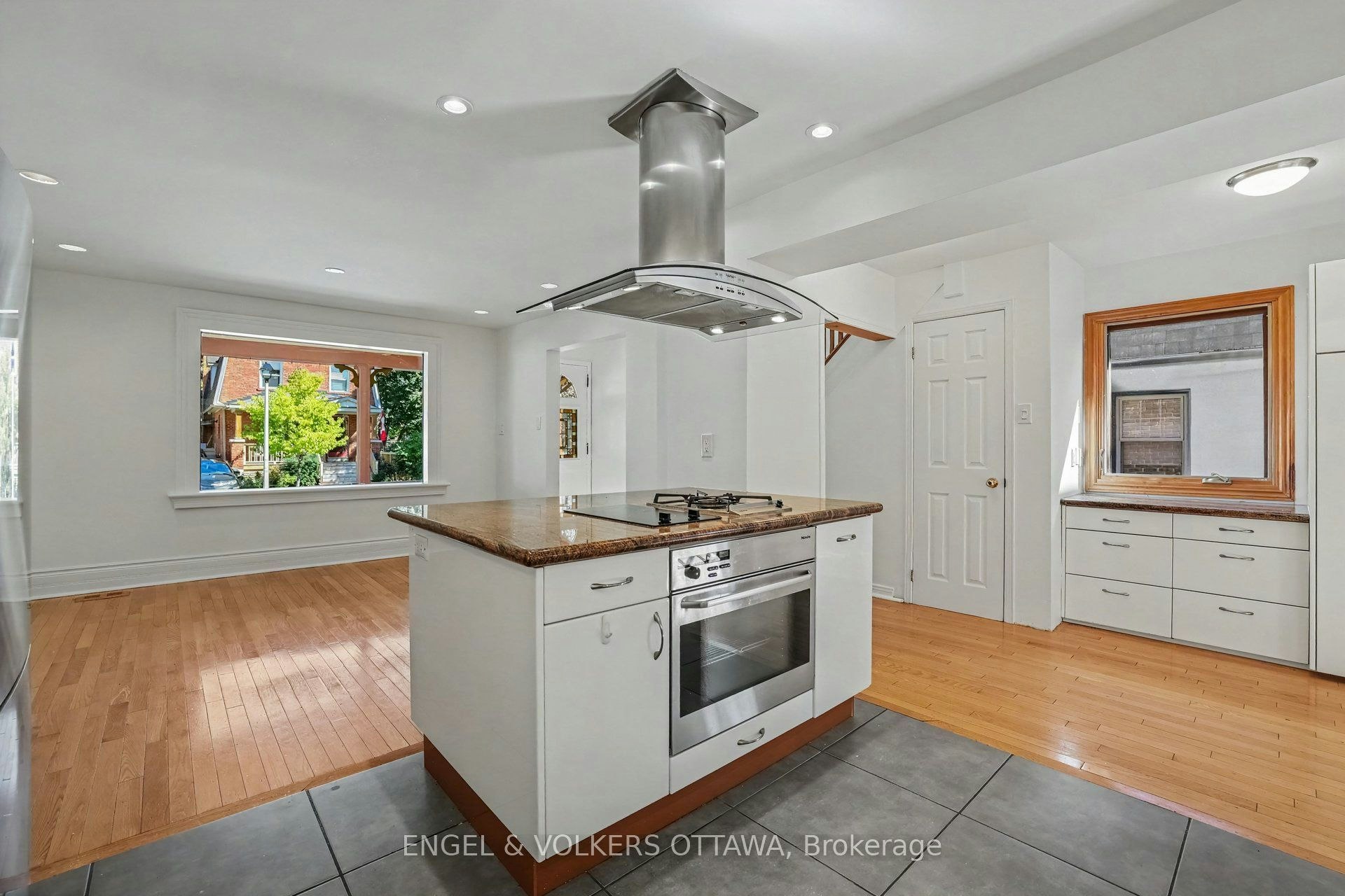 38 Rockcliffe Way, Ottawa, ON, K1M 1B5 - 13