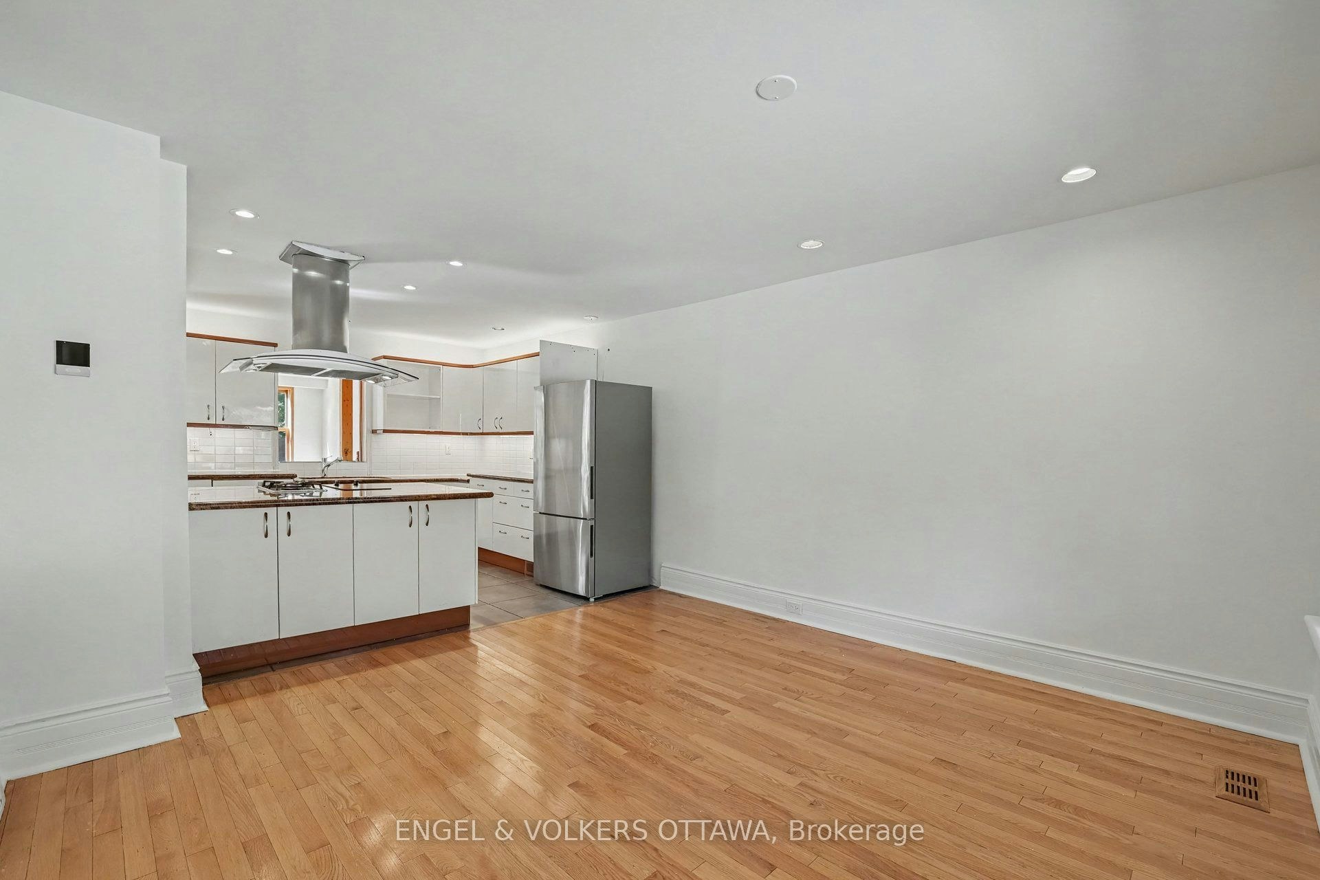 38 Rockcliffe Way, Ottawa, ON, K1M 1B5 - 9