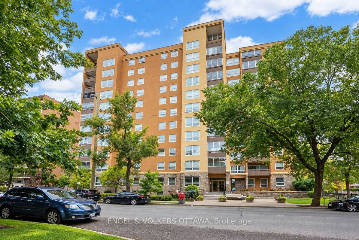 5-373 Laurier Avenue E, Ottawa, ON, K1N 8X6